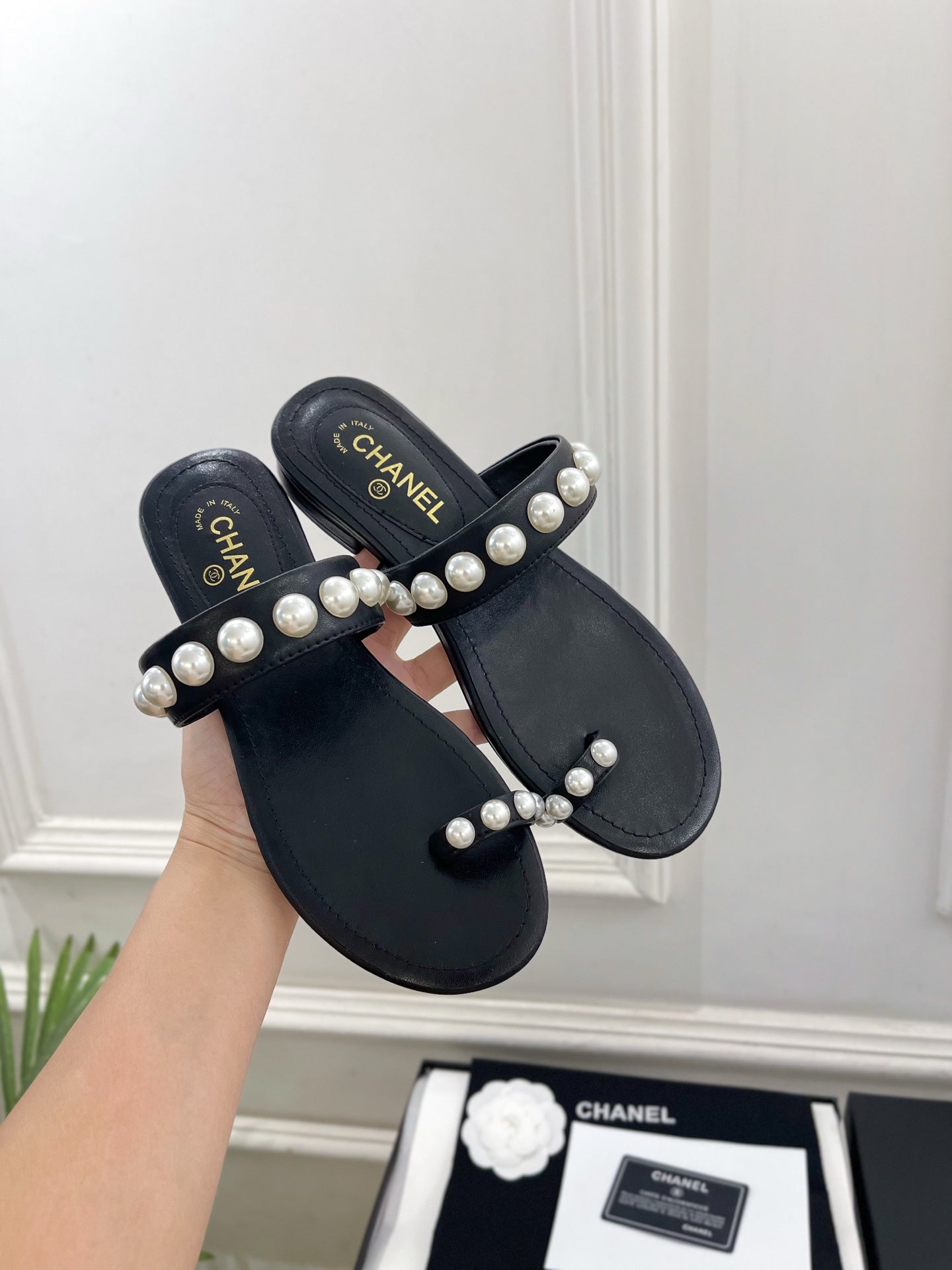 CC 26s Pearl Embellished Sandals Black Sheepskin 947066