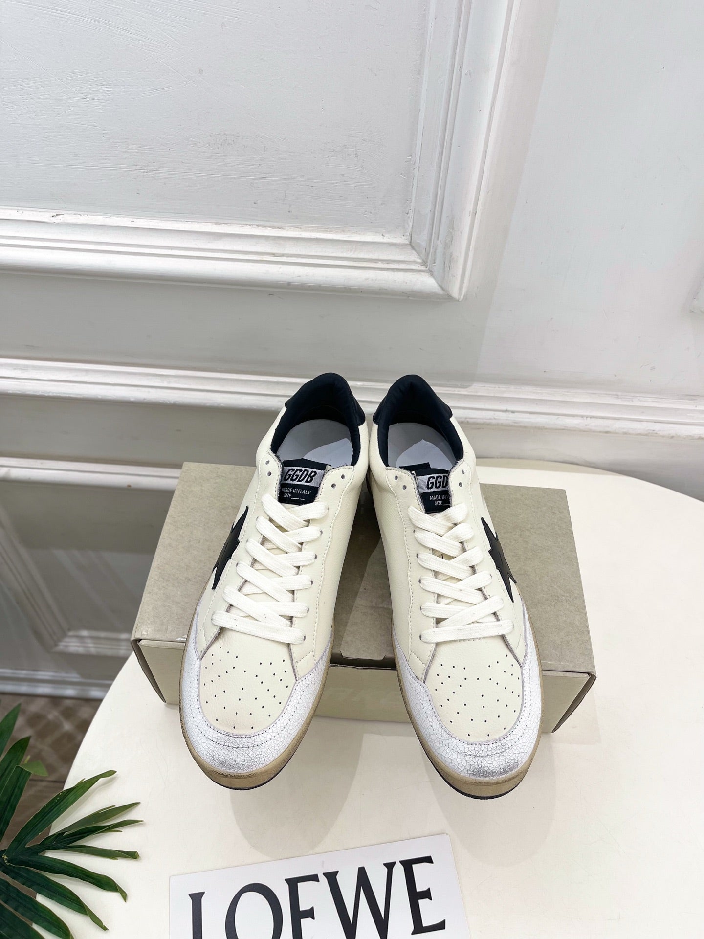 Golden Goose 26s Super-Star Black Star Cream Leather 947743