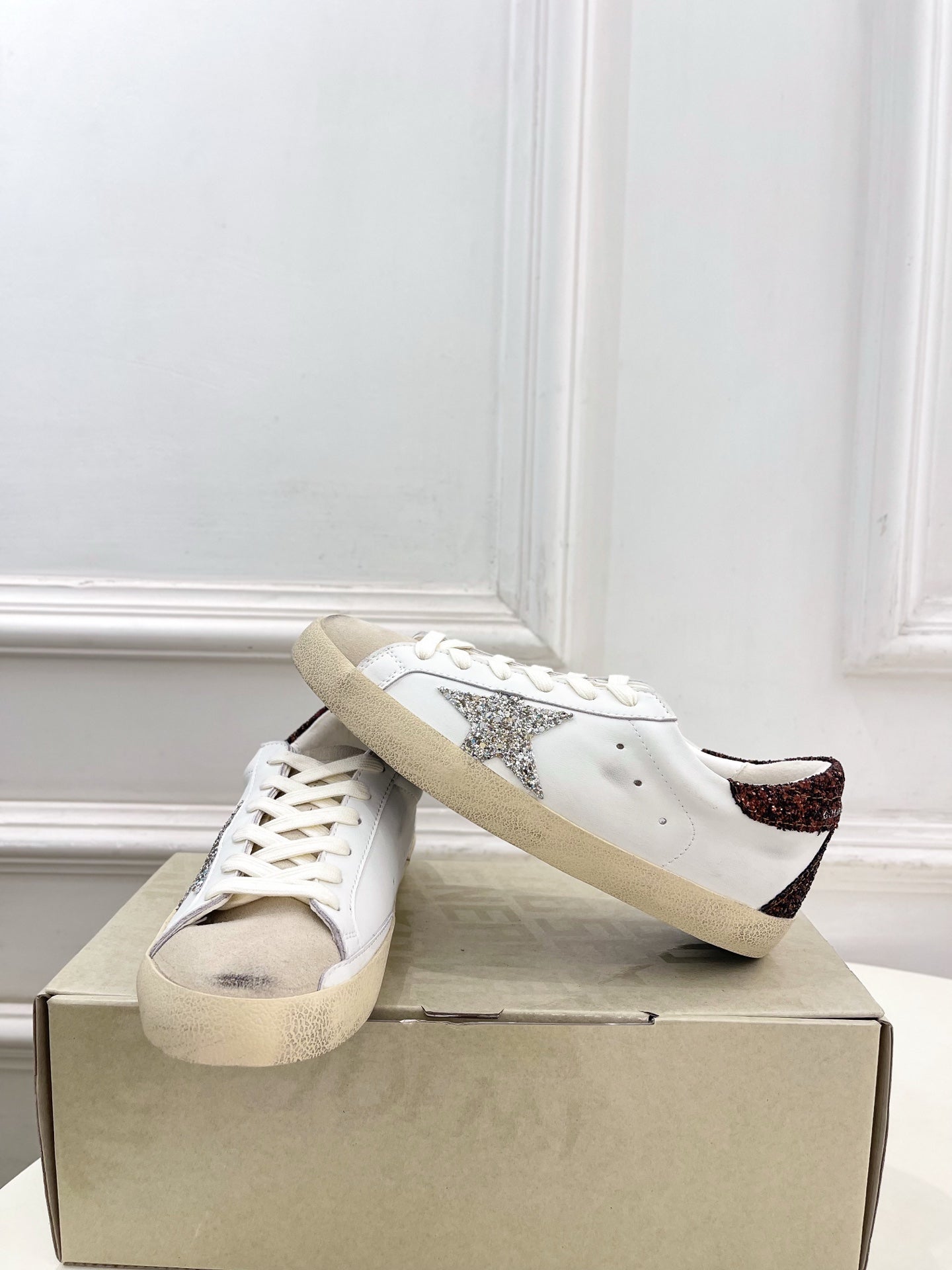 Golden Goose 26s Super-Star Light Taupe Star White Brown Glitter Leather 947745