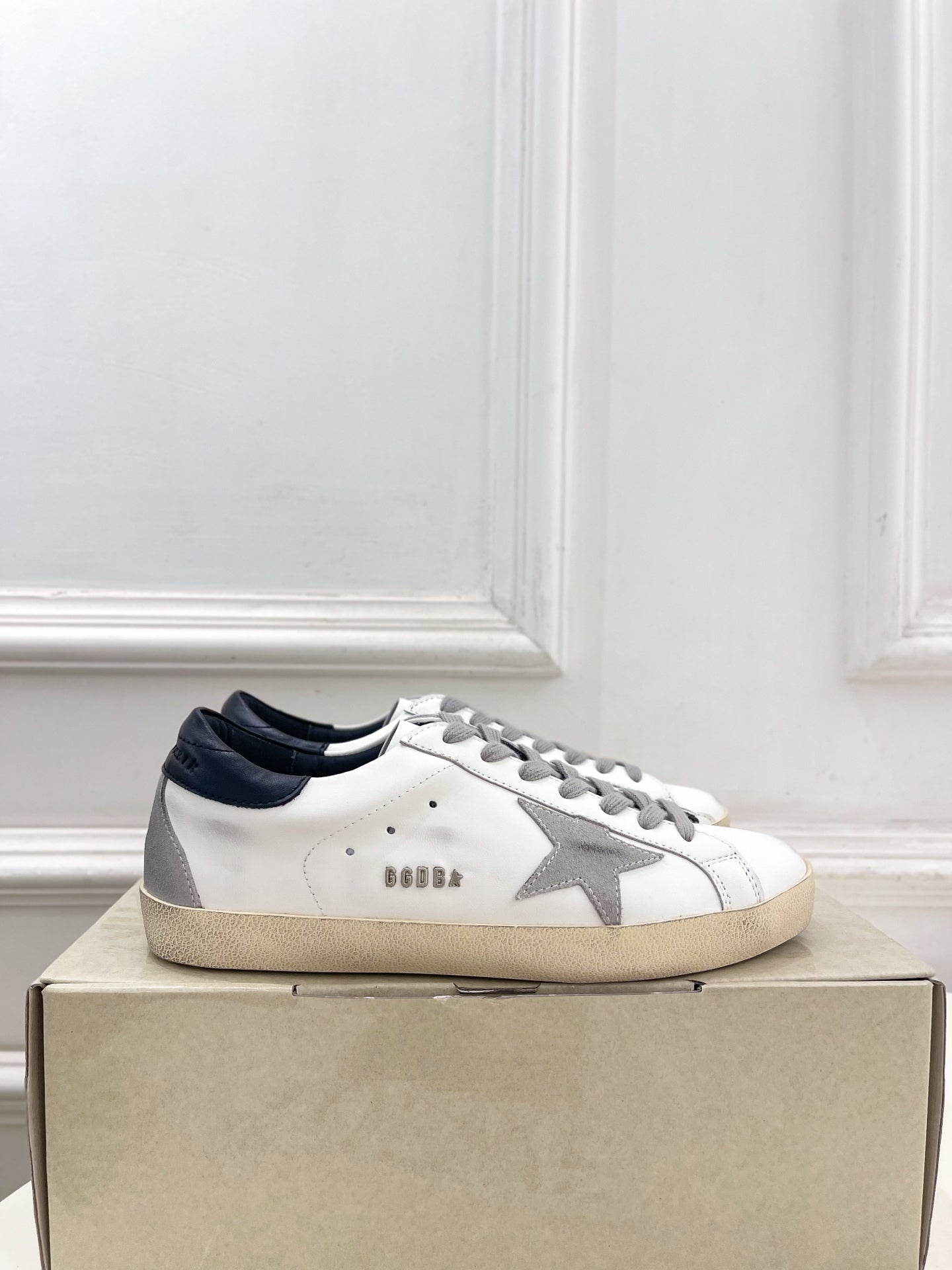 Golden Goose 26s Super-Star Grey Star White Grey Black Leather 947747