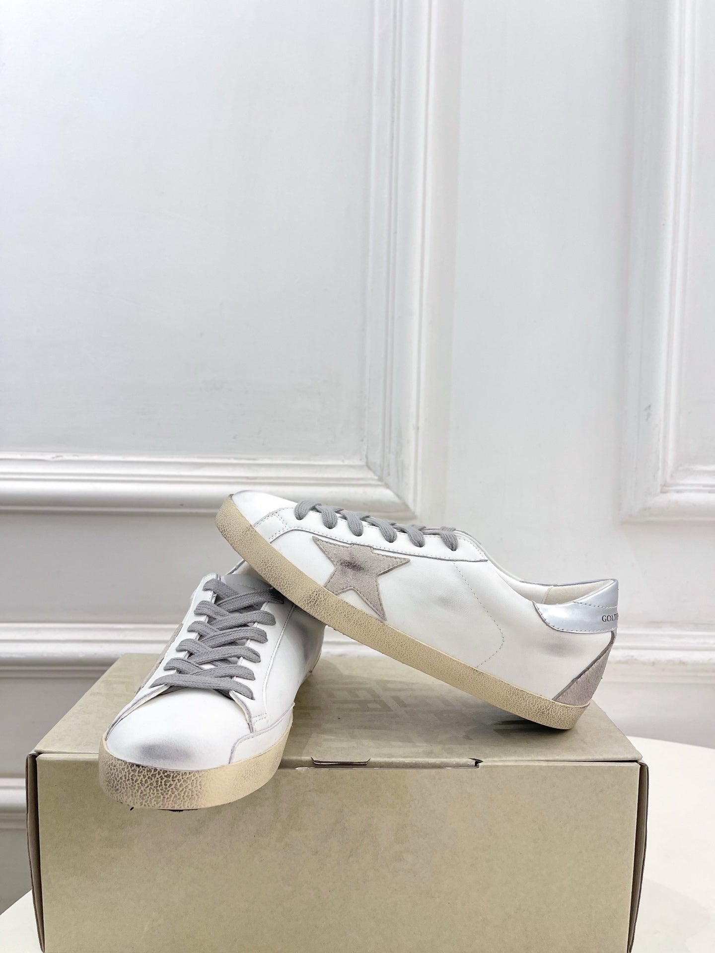 Golden Goose 26s Super-Star Grey Star White Grey Leather 947748