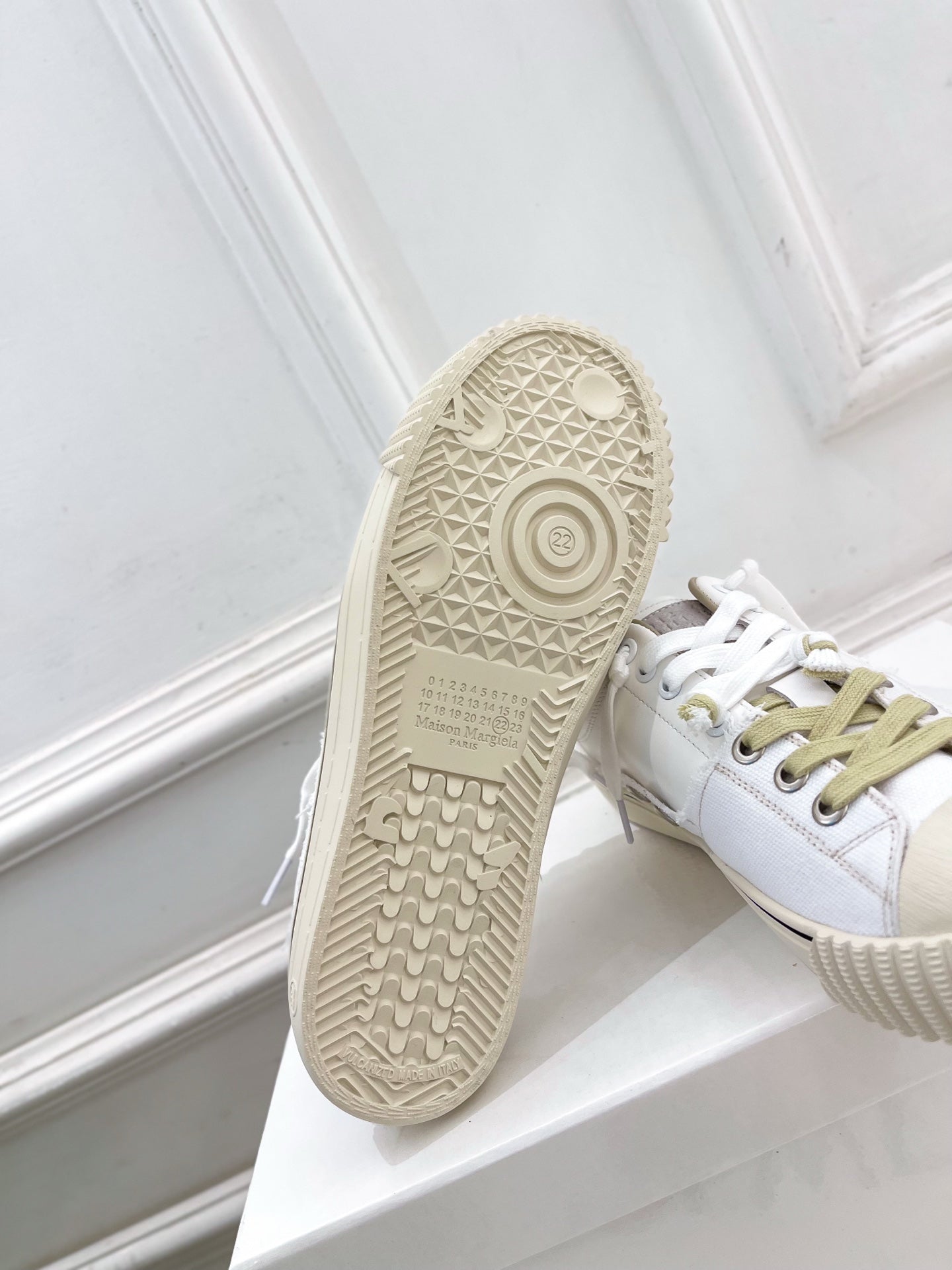 MM6 26s New Evolution Sneakers Grey Cream Canvas Calfskin 947484