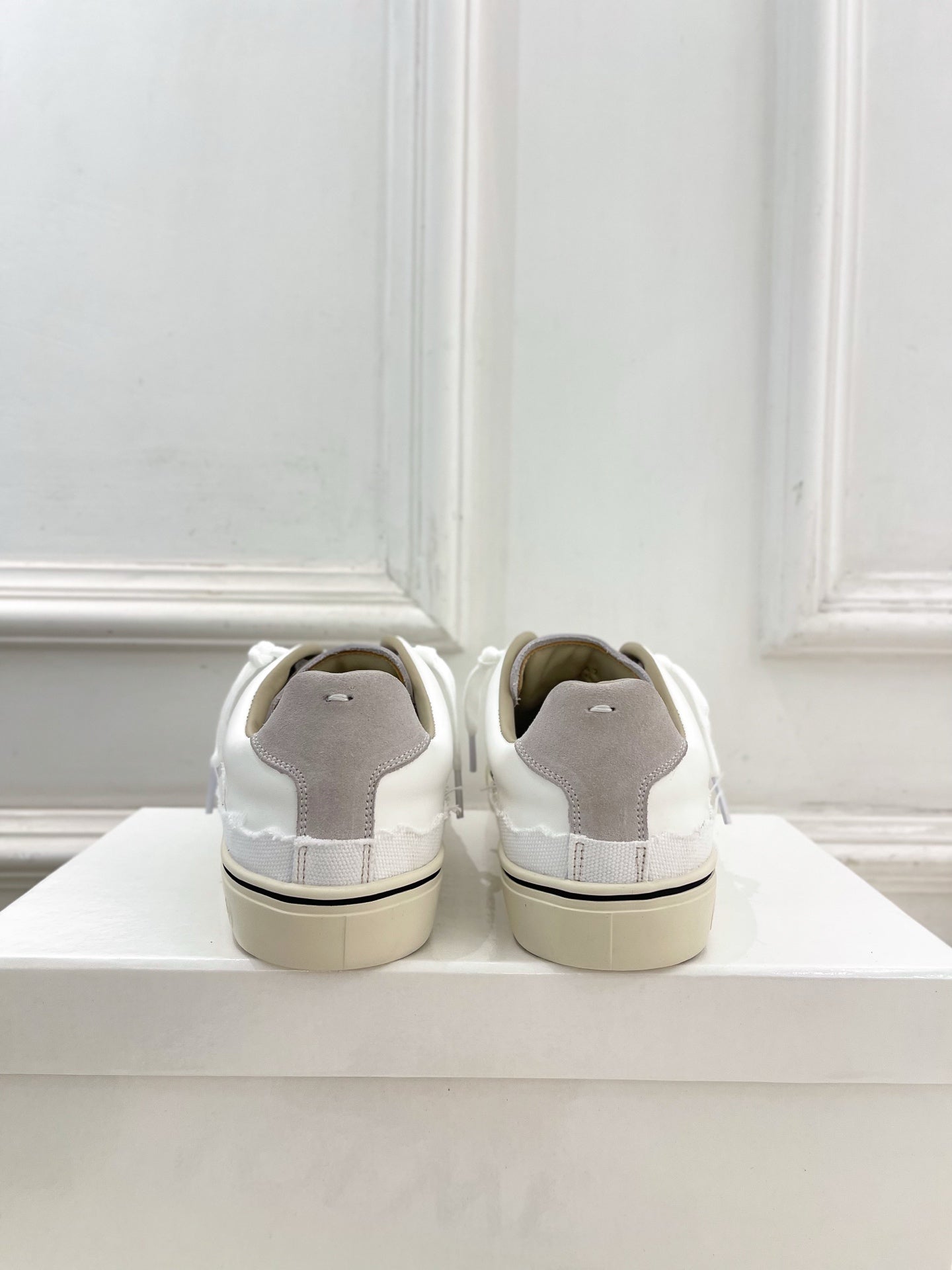 MM6 26s New Evolution Sneakers Grey Cream Canvas Calfskin 947484