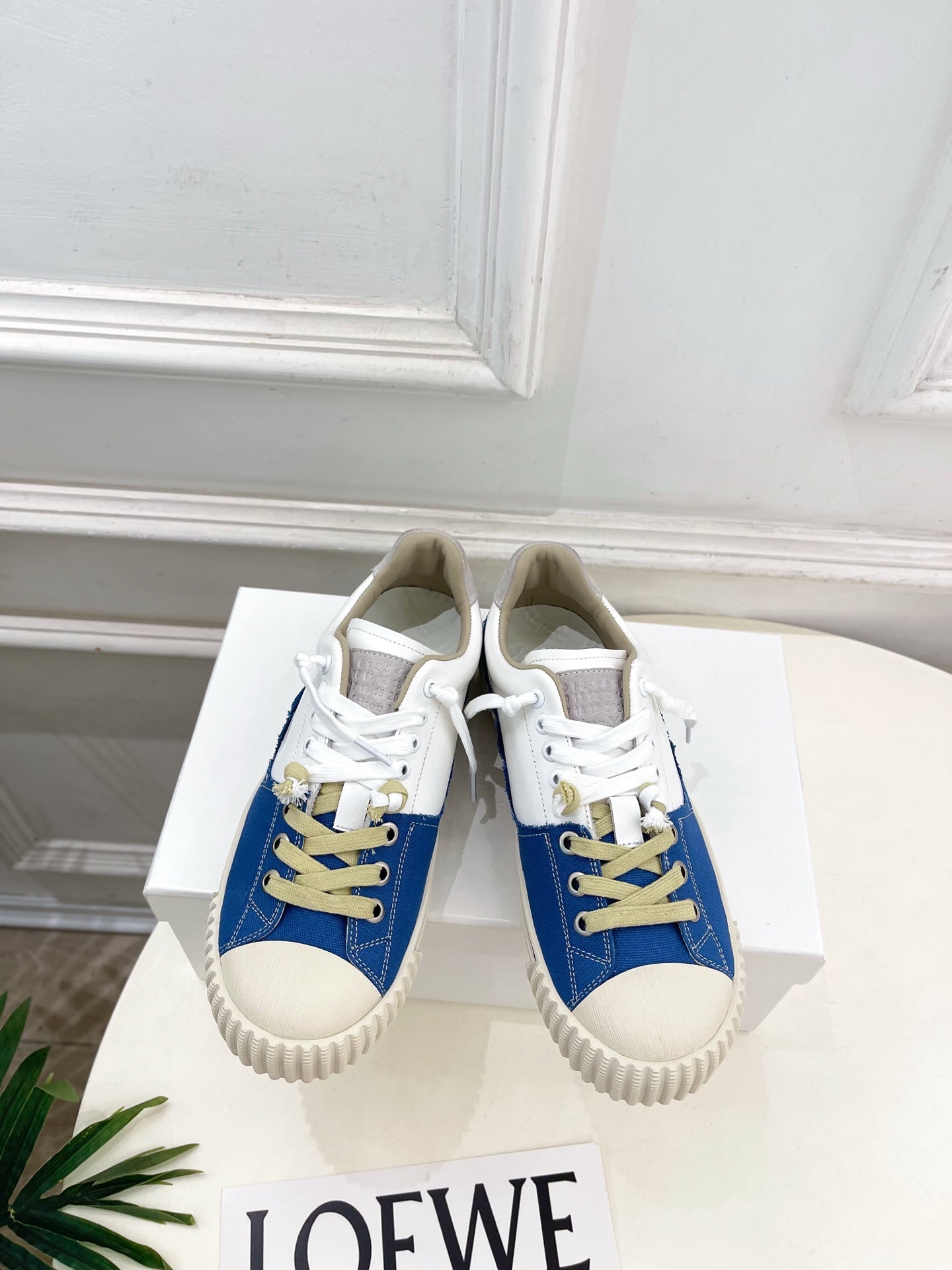 MM6 26s New Evolution Sneakers White Blue Canvas Calfskin 947487