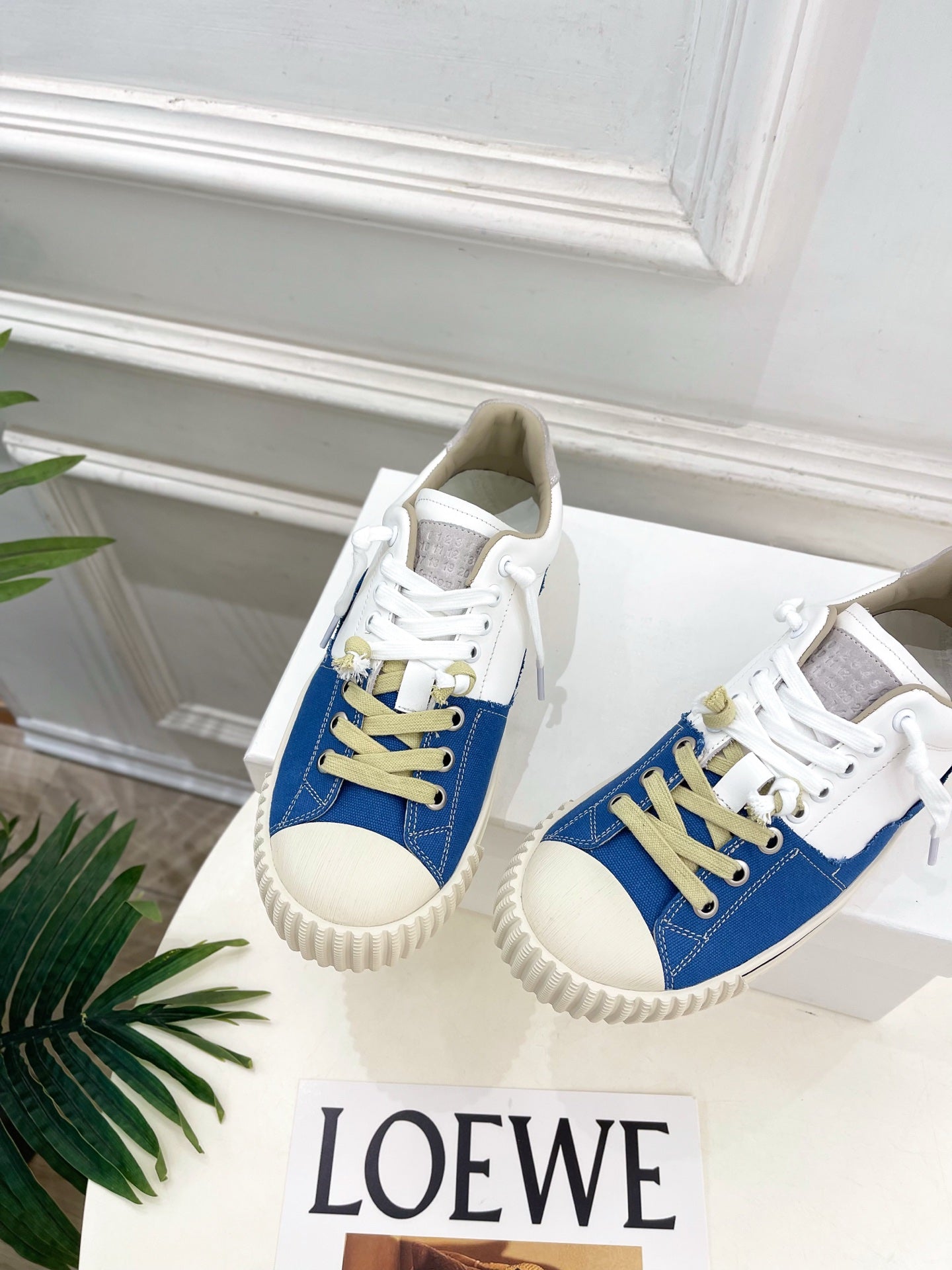 MM6 26s New Evolution Sneakers White Blue Canvas Calfskin 947487