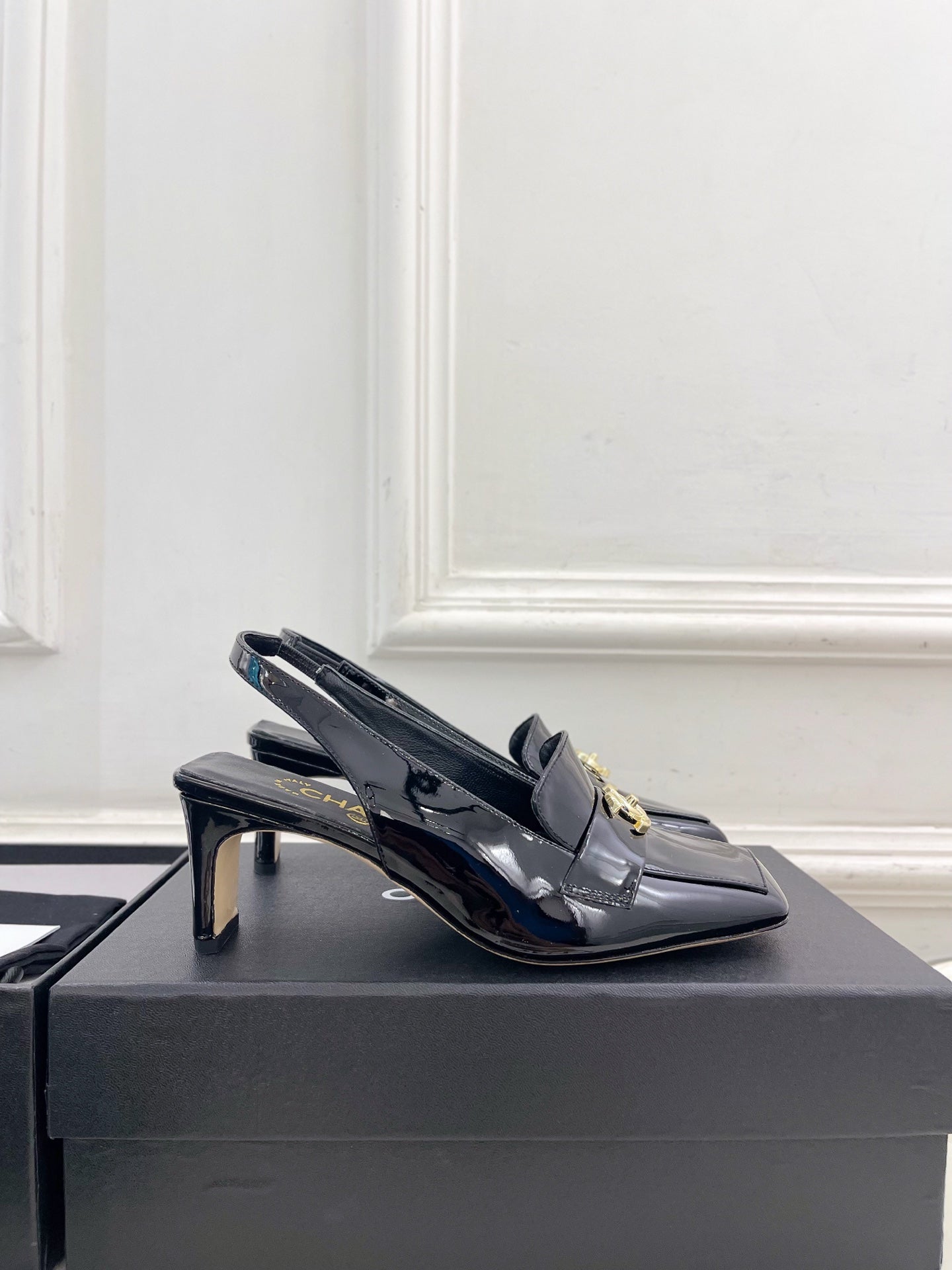 CC 26s Slingback Kitten Heels 6cm Black Patent Leather 946838