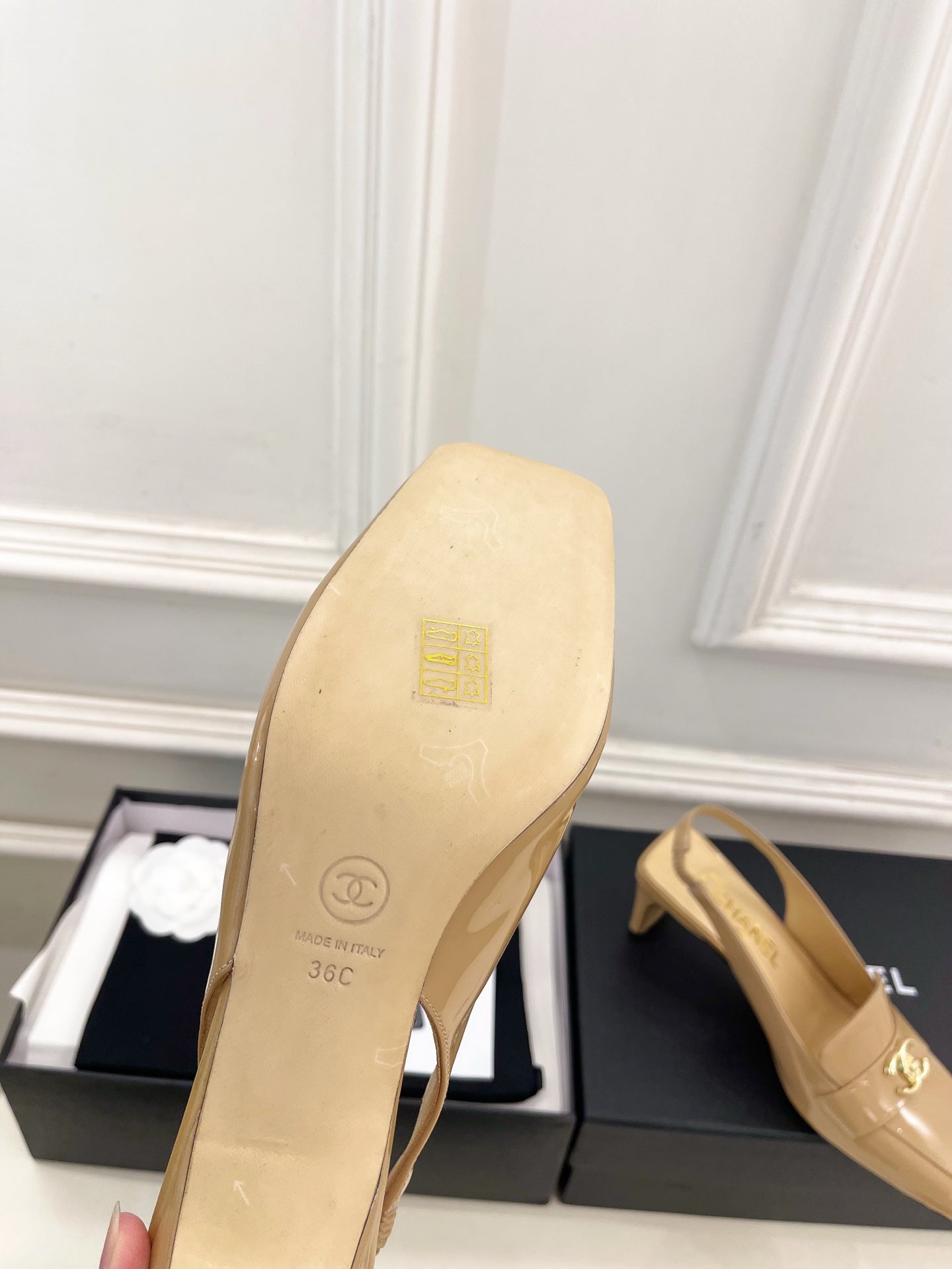 CC 26s Slingback Kitten Heels 6cm Beige Patent Leather 946839
