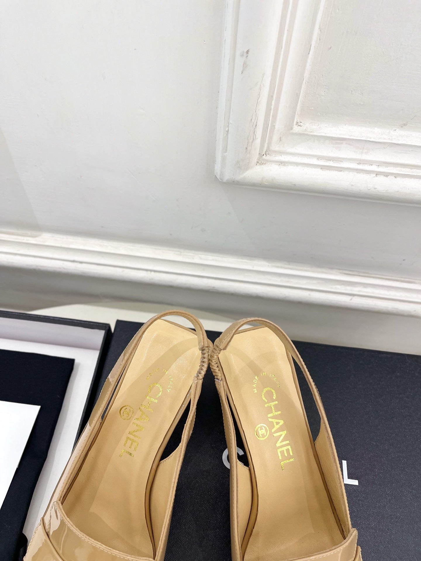 CC 26s Slingback Kitten Heels 6cm Beige Patent Leather 946839