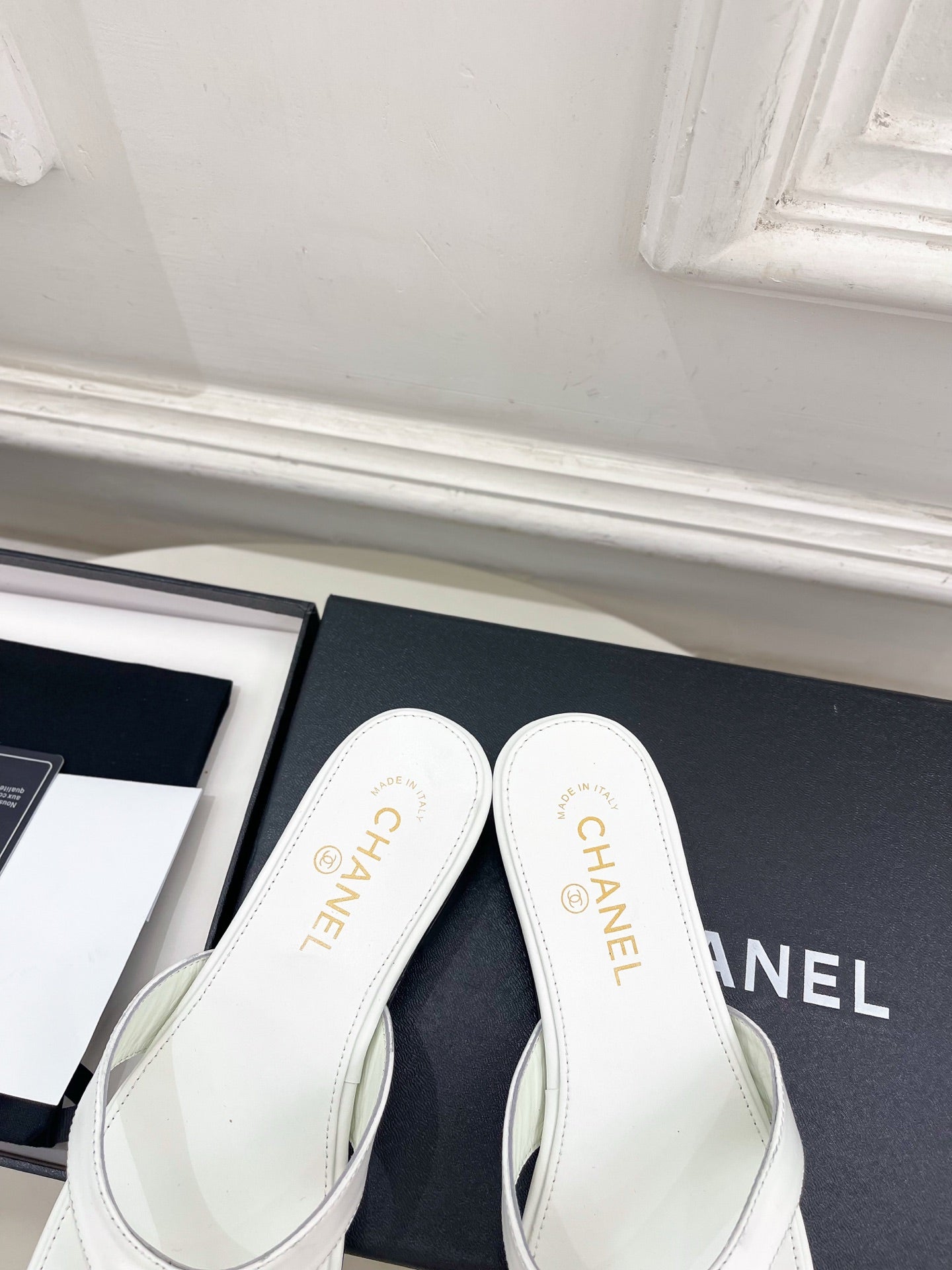 CC 26s Square Toe Thong Sandals White Leather 946866