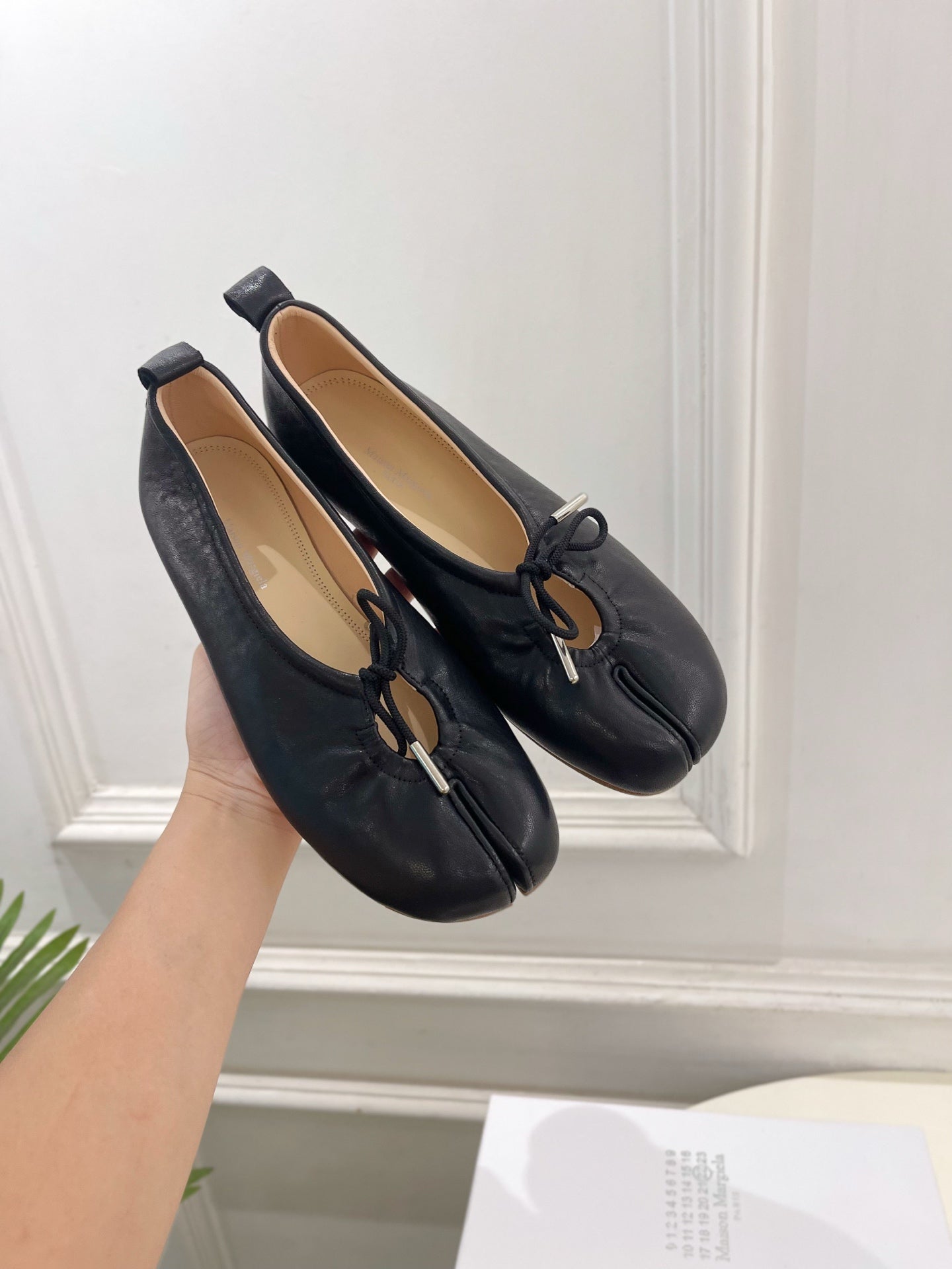 MM6 26s Tabi Ballet Flats Black Lambskin 947488