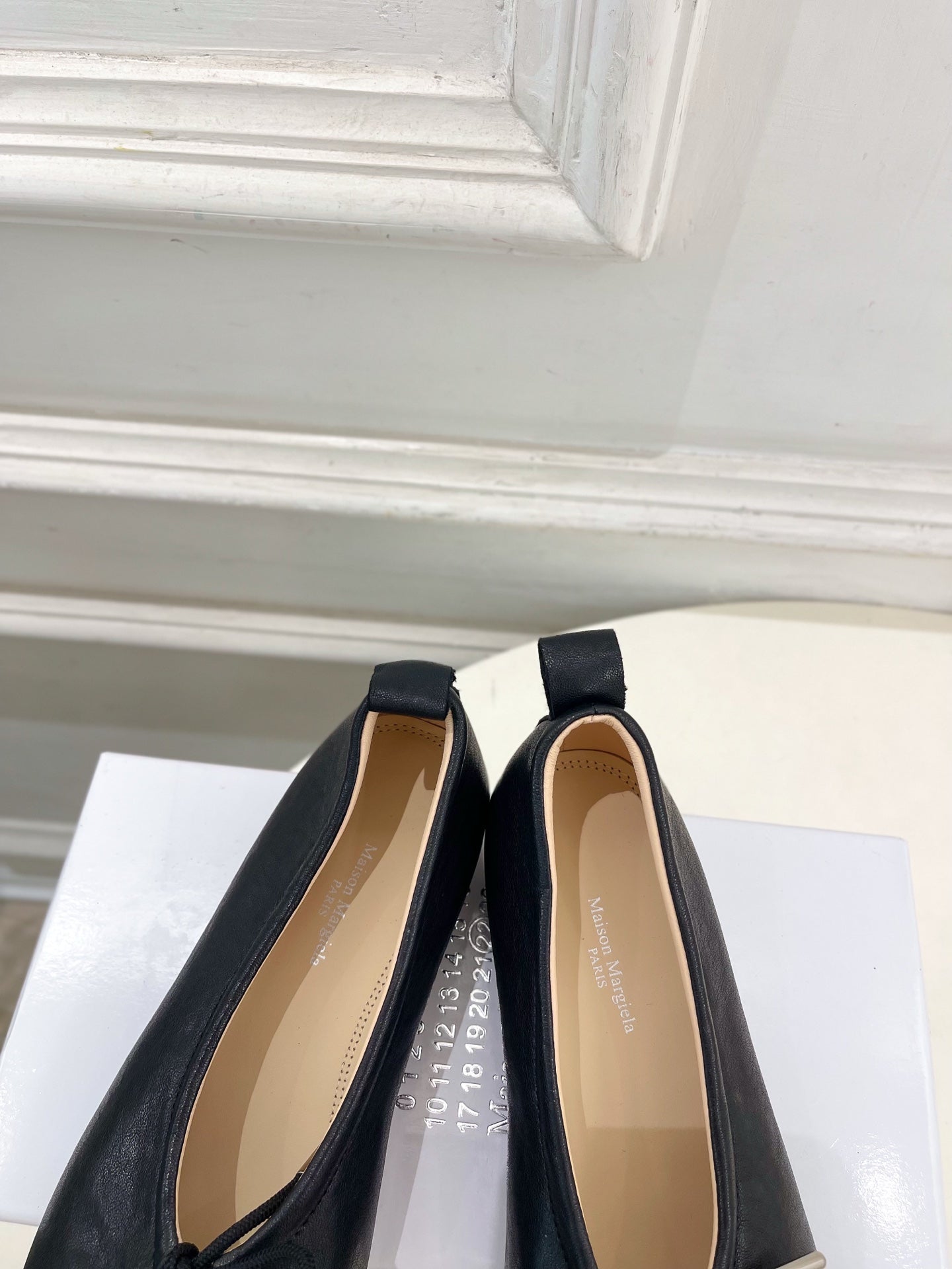 MM6 26s Tabi Ballet Flats Black Lambskin 947488
