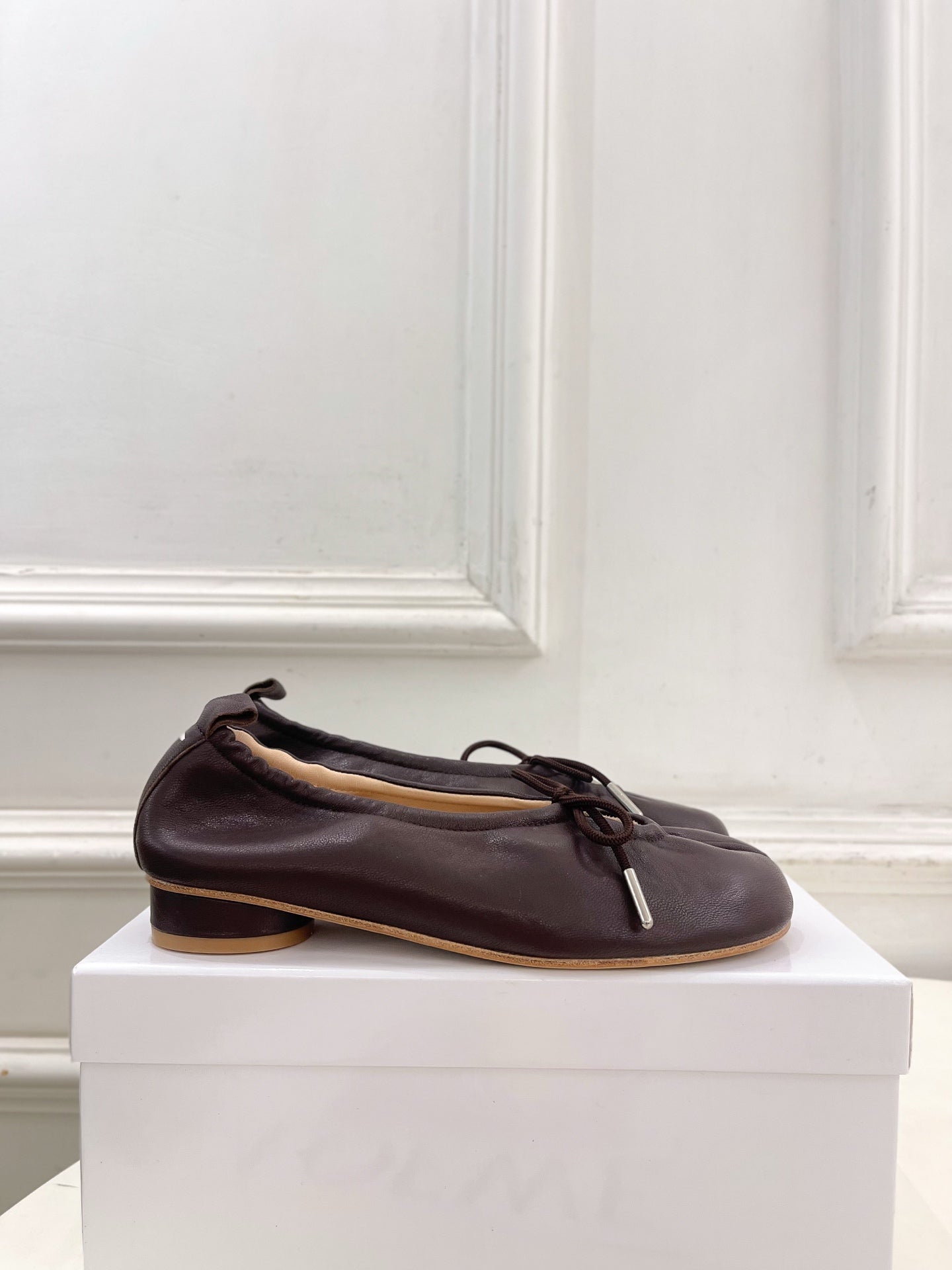 MM6 26s Tabi Ballet Flats Chocolate Lambskin 947491