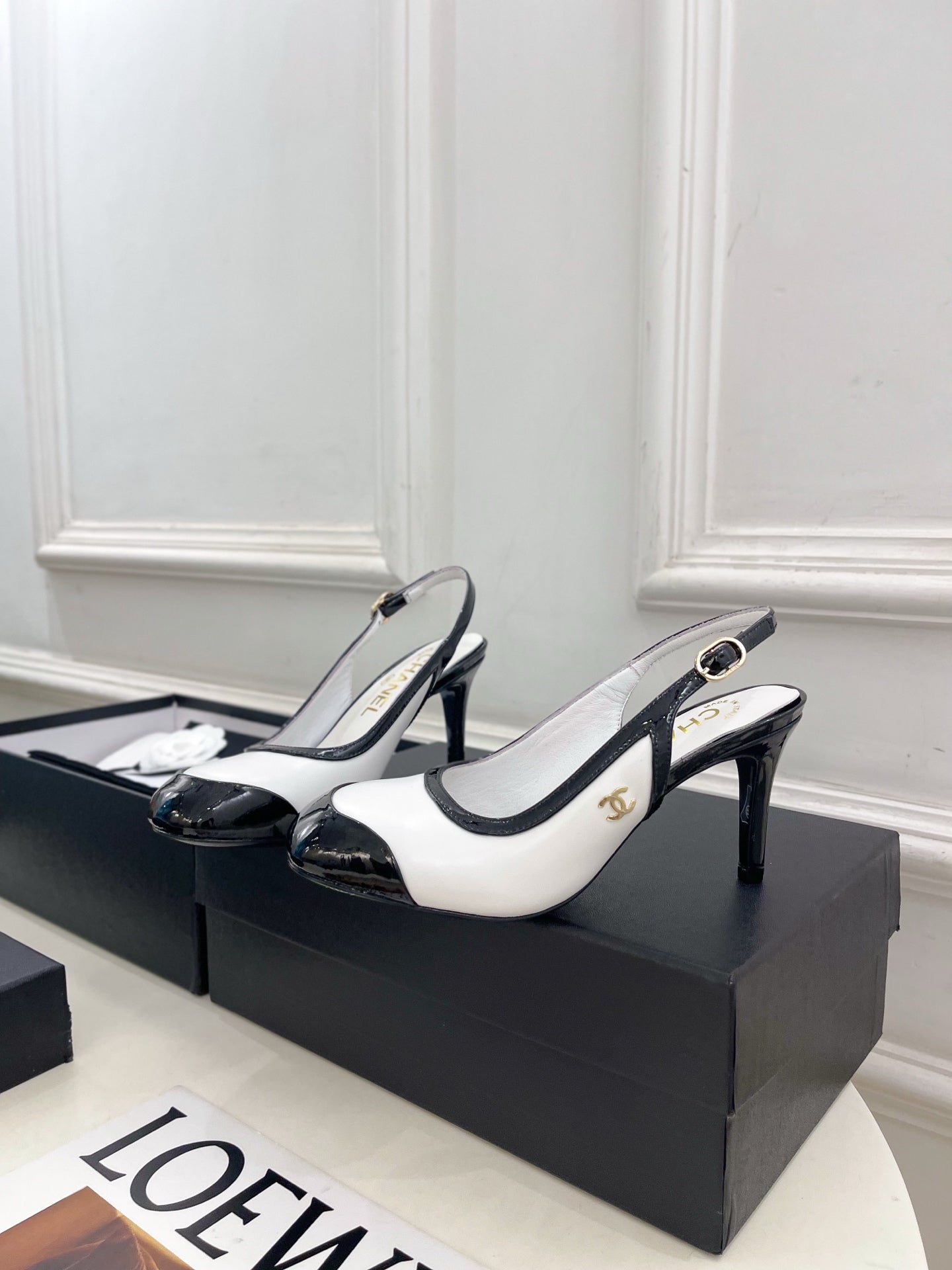 CC 26s Slingbacks Conic Heel 9cm Black White Leather 946882