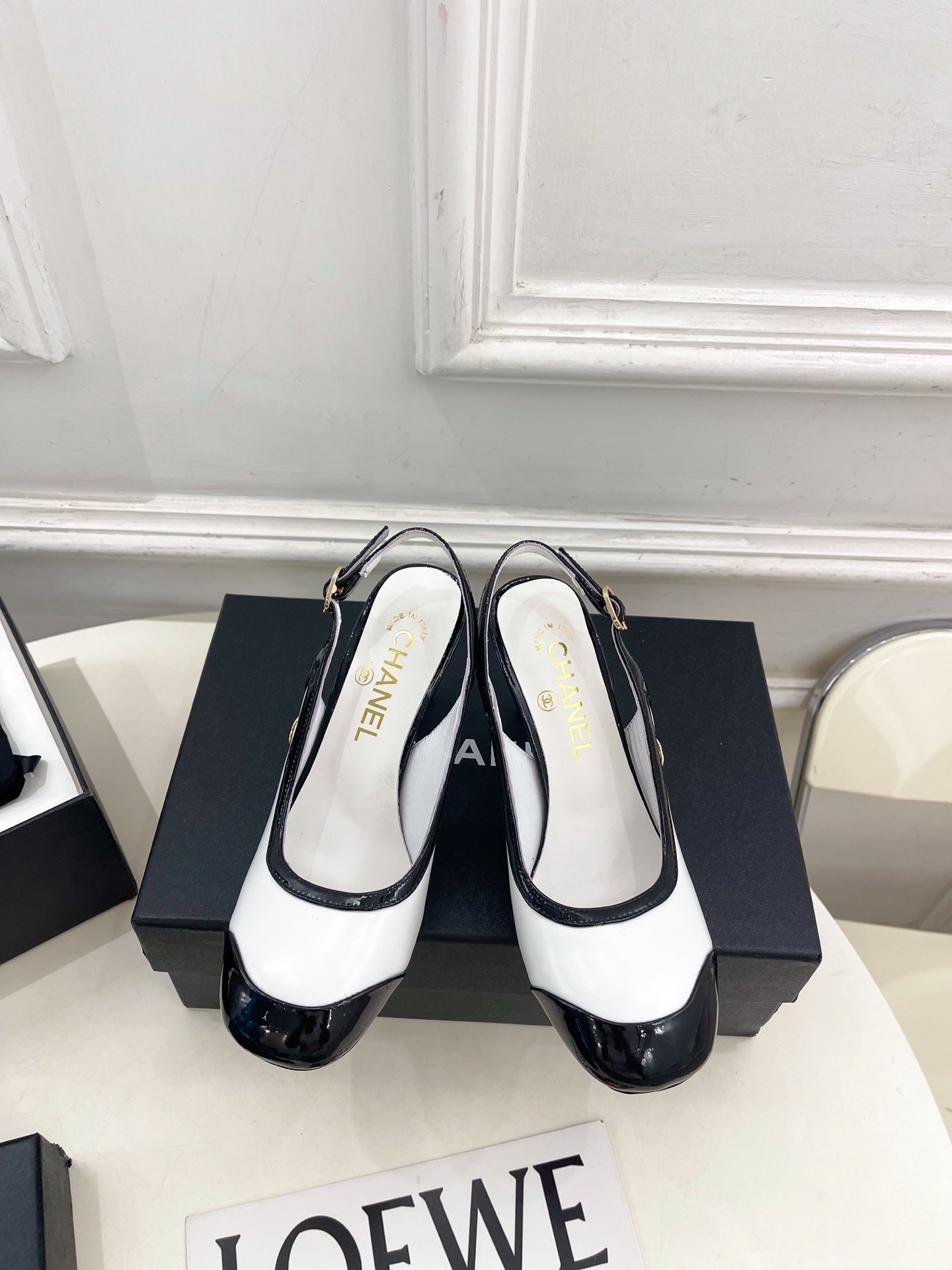 CC 26s Slingbacks Conic Heel 9cm Black White Leather 946882