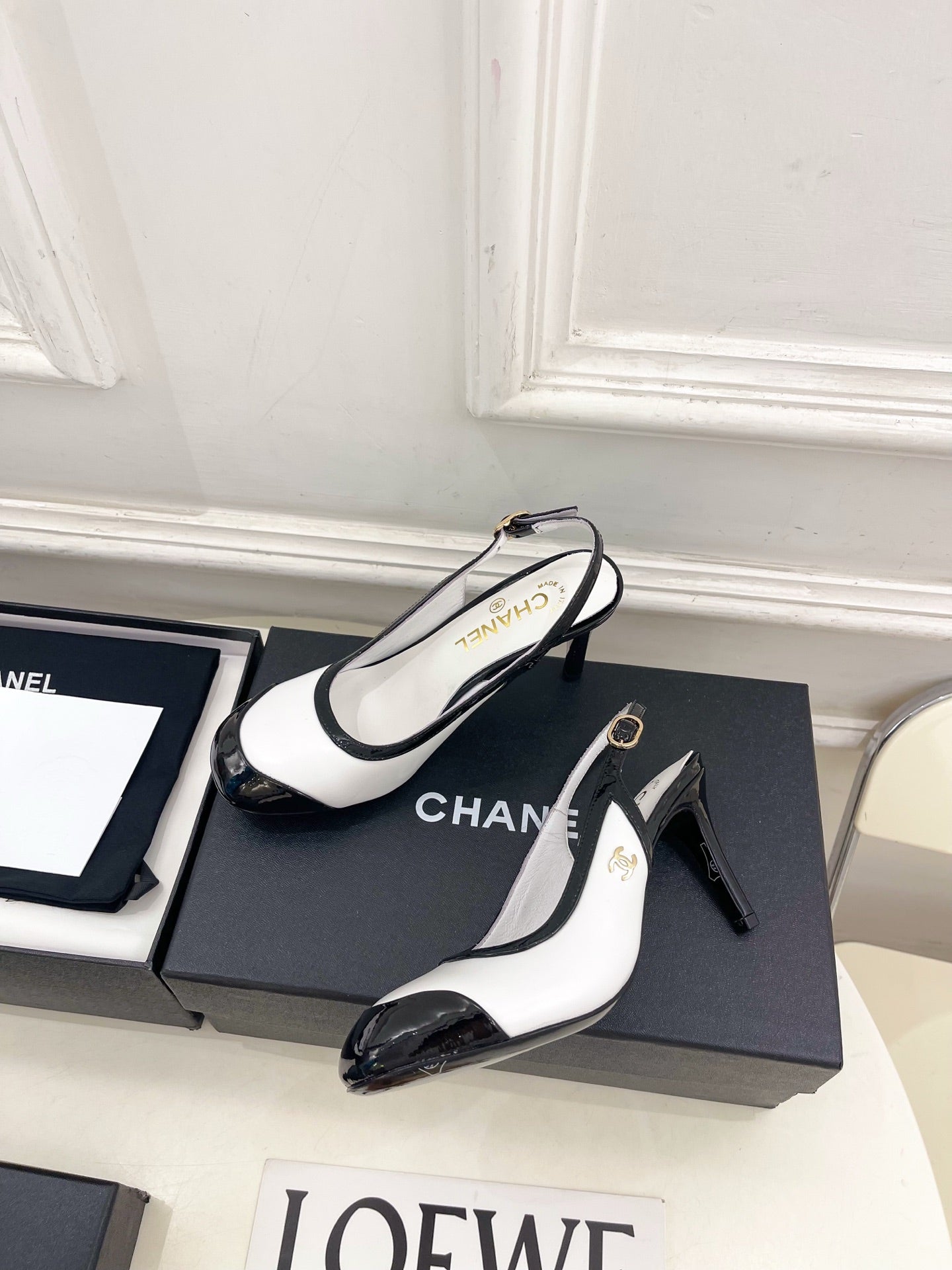 CC 26s Slingbacks Conic Heel 9cm Black White Leather 946882