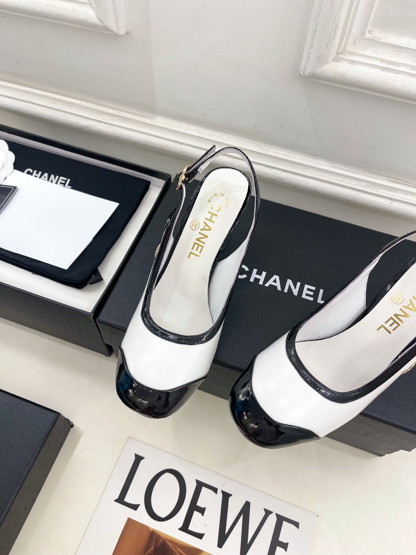 CC 26s Slingbacks Conic Heel 9cm Black White Leather 946882