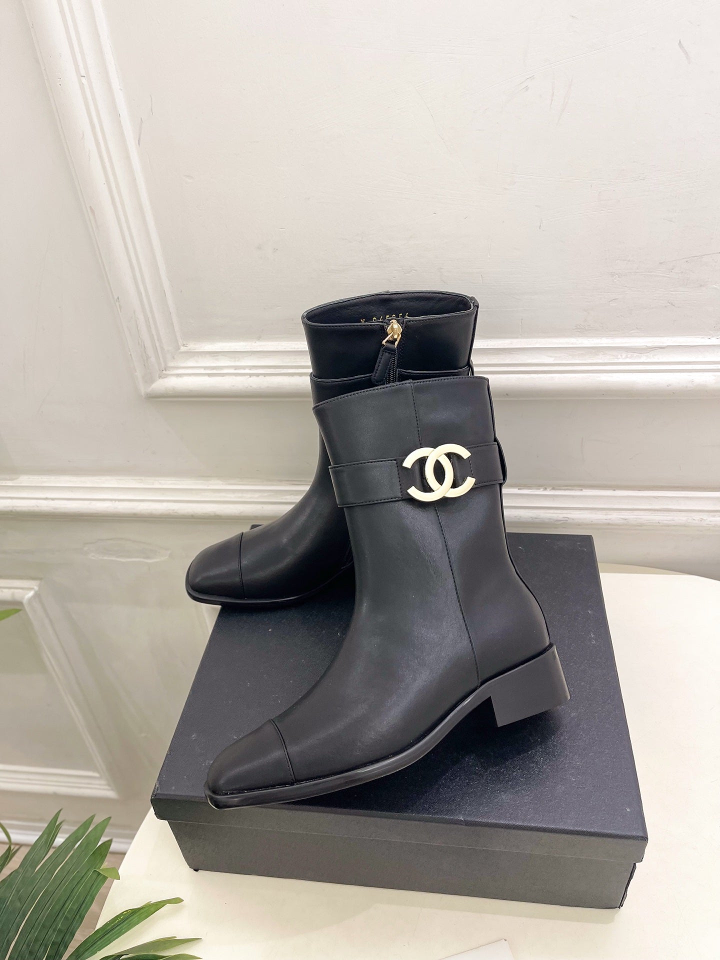 CC 26s Turn-Lock Ankle Boots Black Lambskin 946899