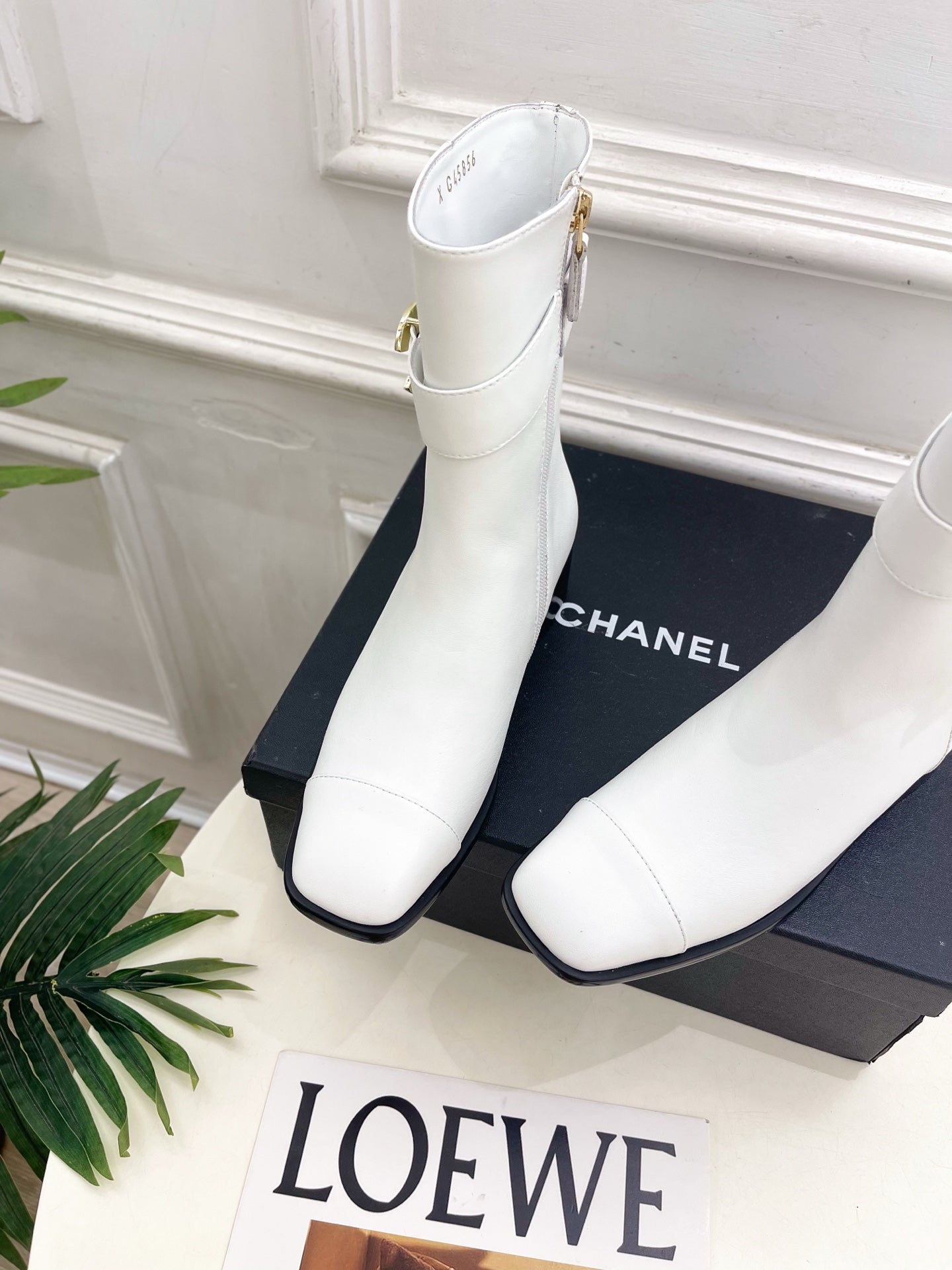 CC 26s Turn-Lock Ankle Boots White Lambskin 946900