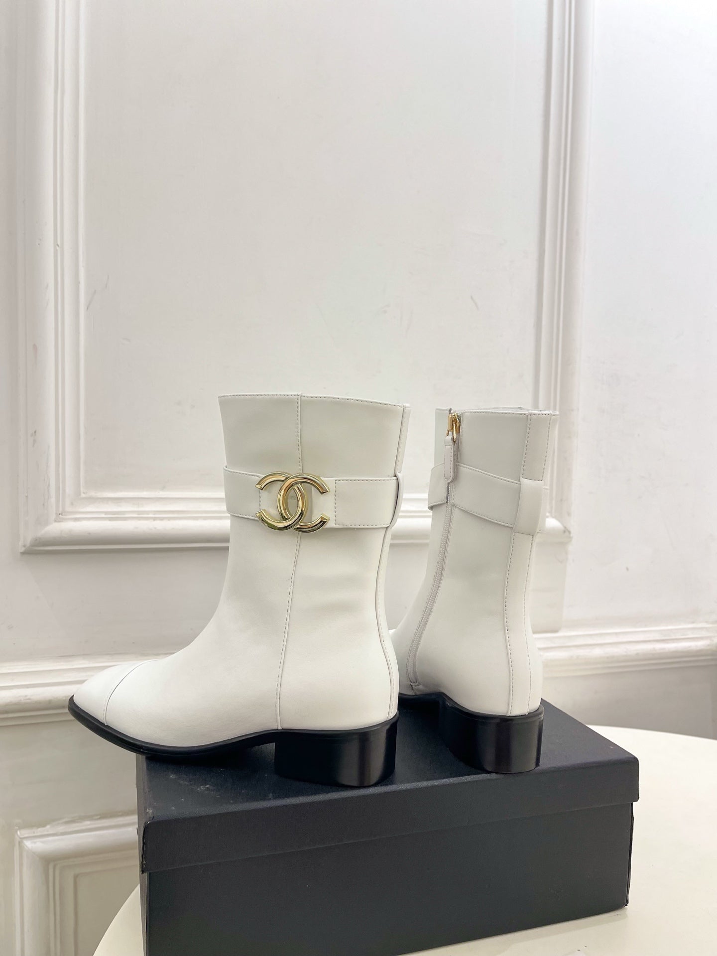 CC 26s Turn-Lock Ankle Boots White Lambskin 946900