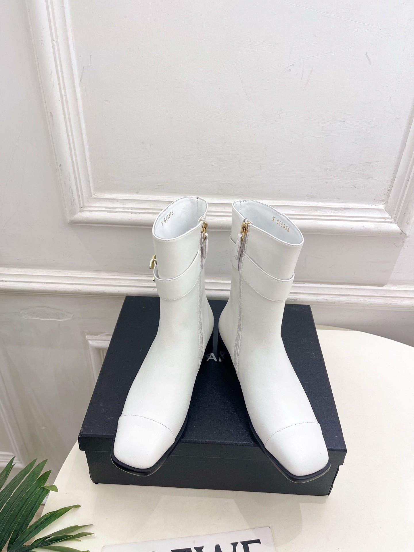 CC 26s Turn-Lock Ankle Boots White Lambskin 946900