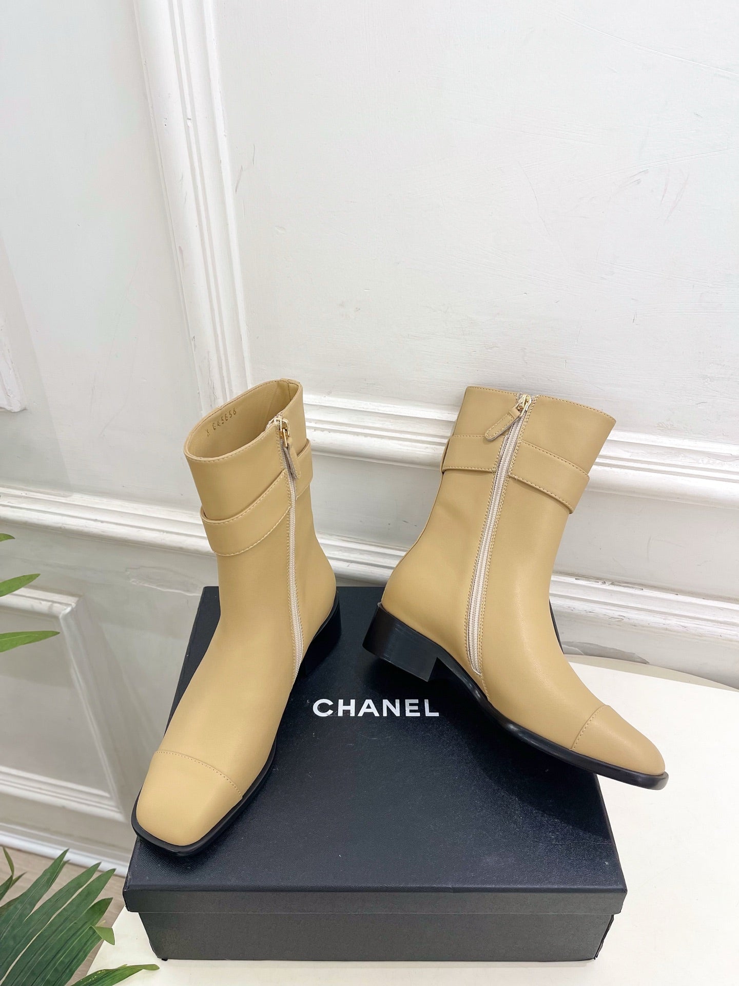 CC 26s Turn-Lock Ankle Boots Beige Lambskin 946902