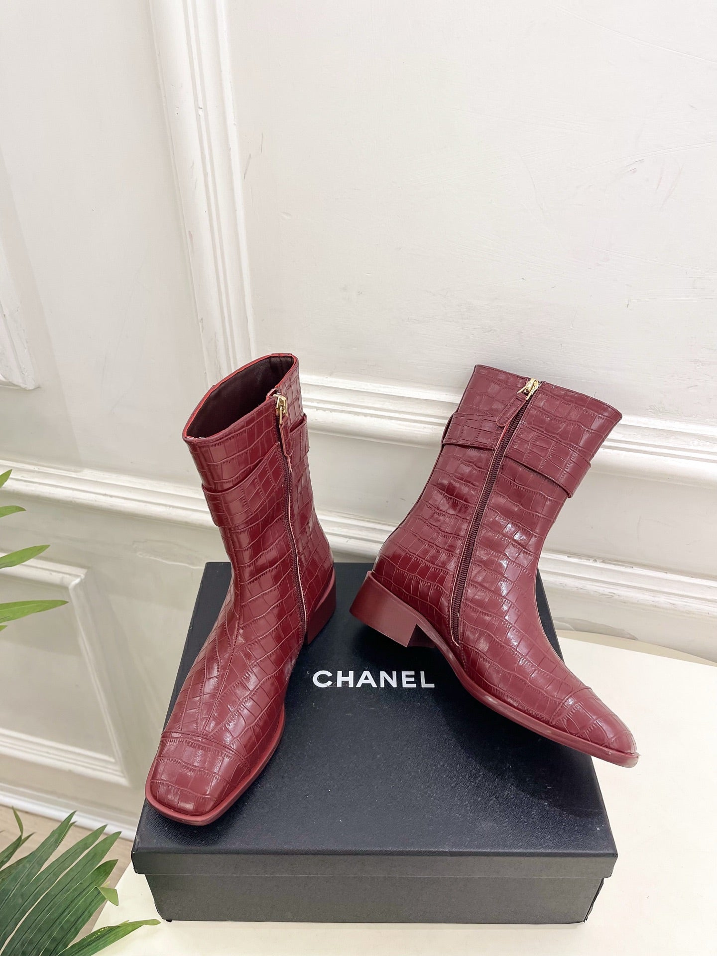 CC 26s Turn-Lock Ankle Boots Burugndy Embossed Croc Leather 946904