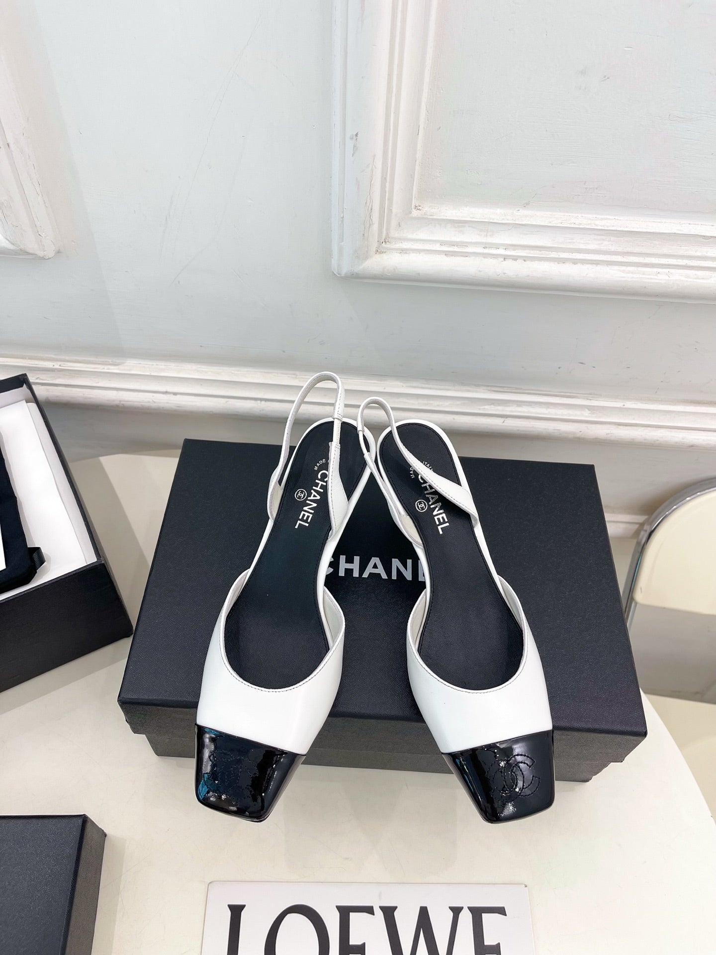 CC 26s Square Toe Slingback 6.5cm Black White Leather 946908