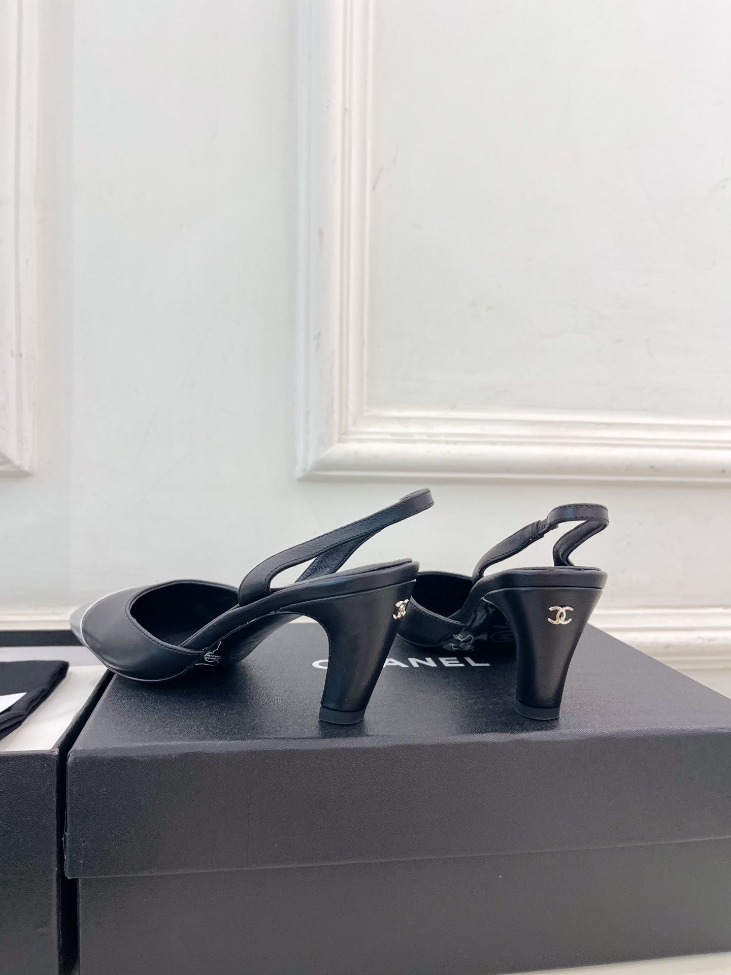 CC 26s Square Toe Slingback 6.5cm Sliver Black Leather 946914