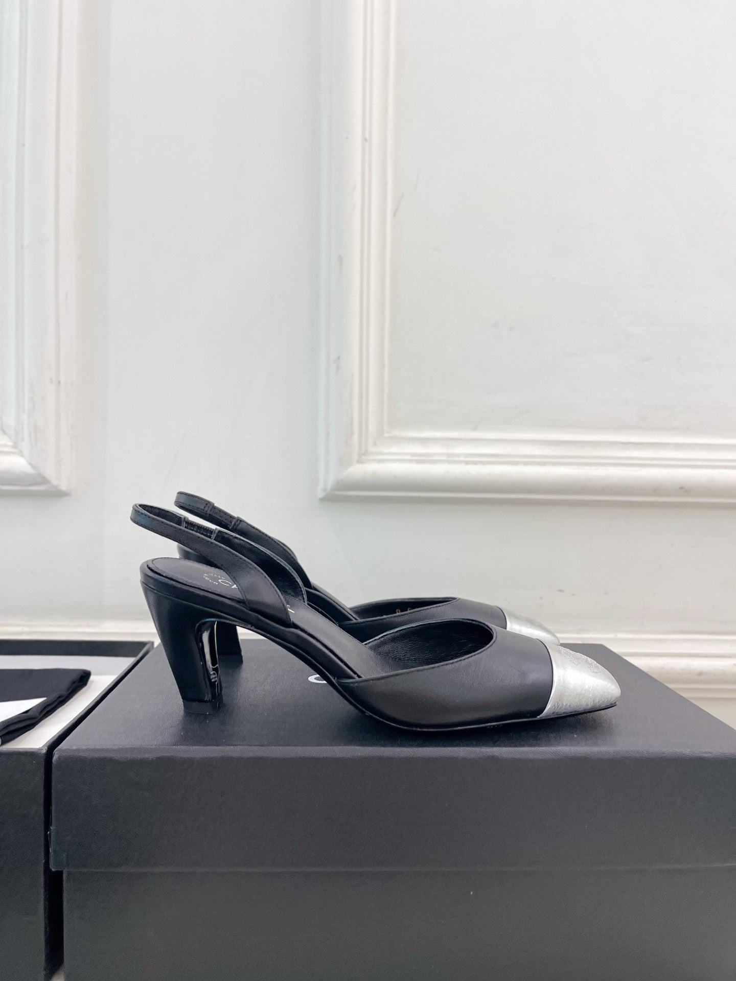 CC 26s Square Toe Slingback 6.5cm Sliver Black Leather 946914