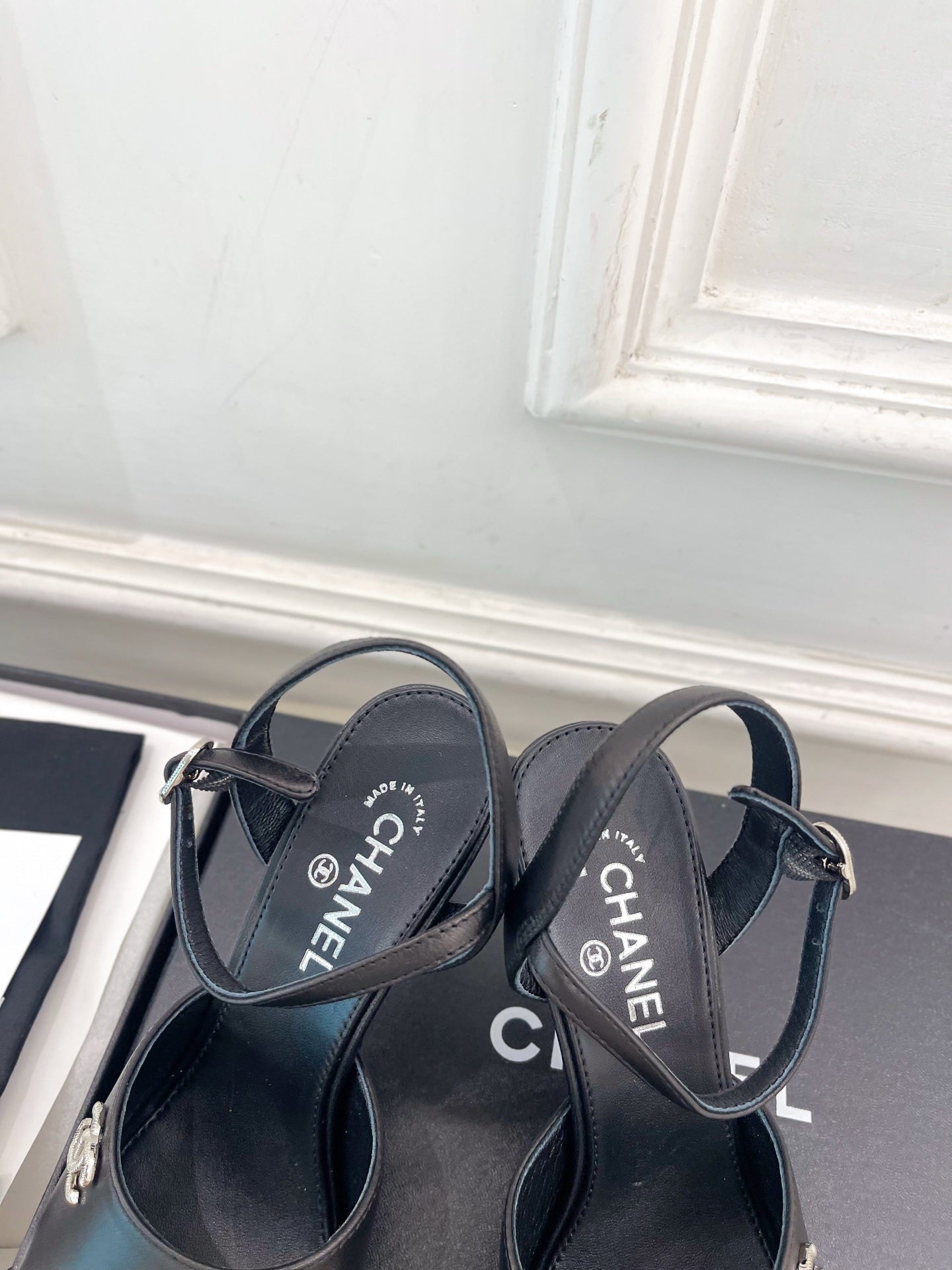 CC 26s Métiers d'Art Mary Jane Sandals 9cm Black Leather 946926