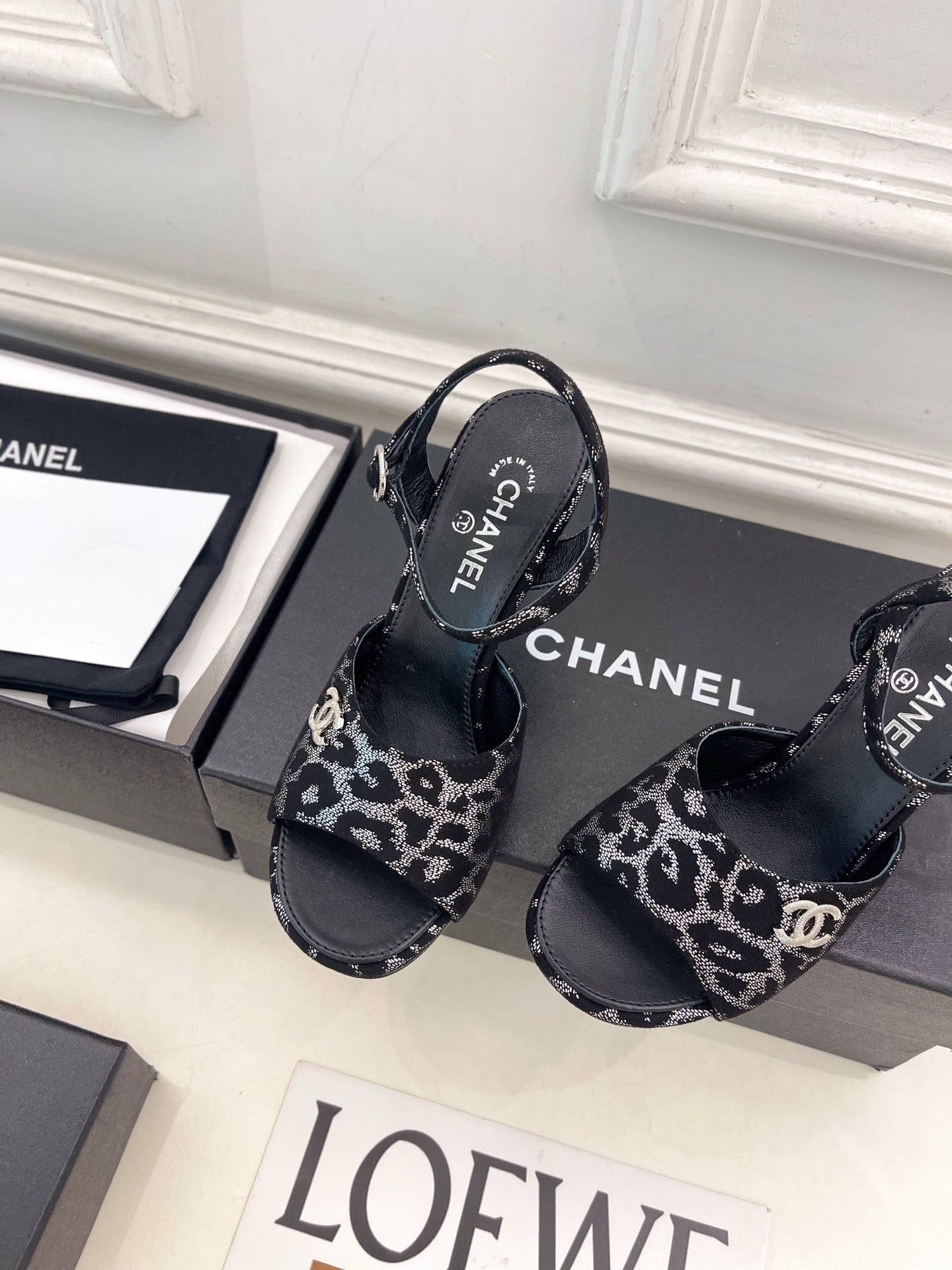 CC 26s Métiers d'Art Mary Jane Sandals 9cm Sliver Leopard Glitter Fabric Leather 946928