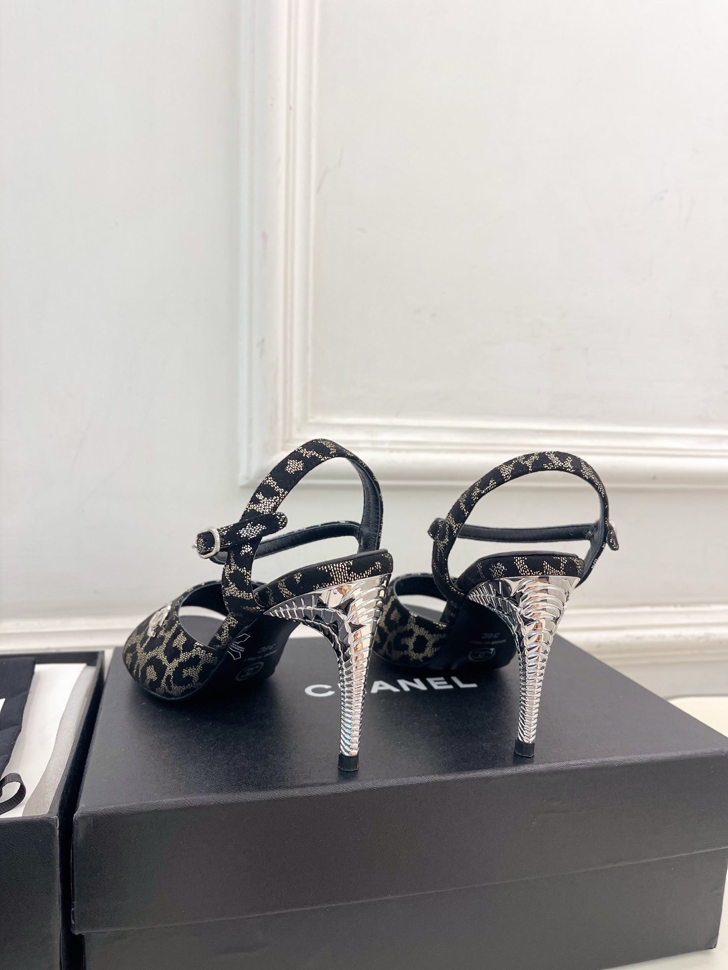 CC 26s Métiers d'Art Mary Jane Sandals 9cm Black Leopard Glitter Fabric Leather 946930