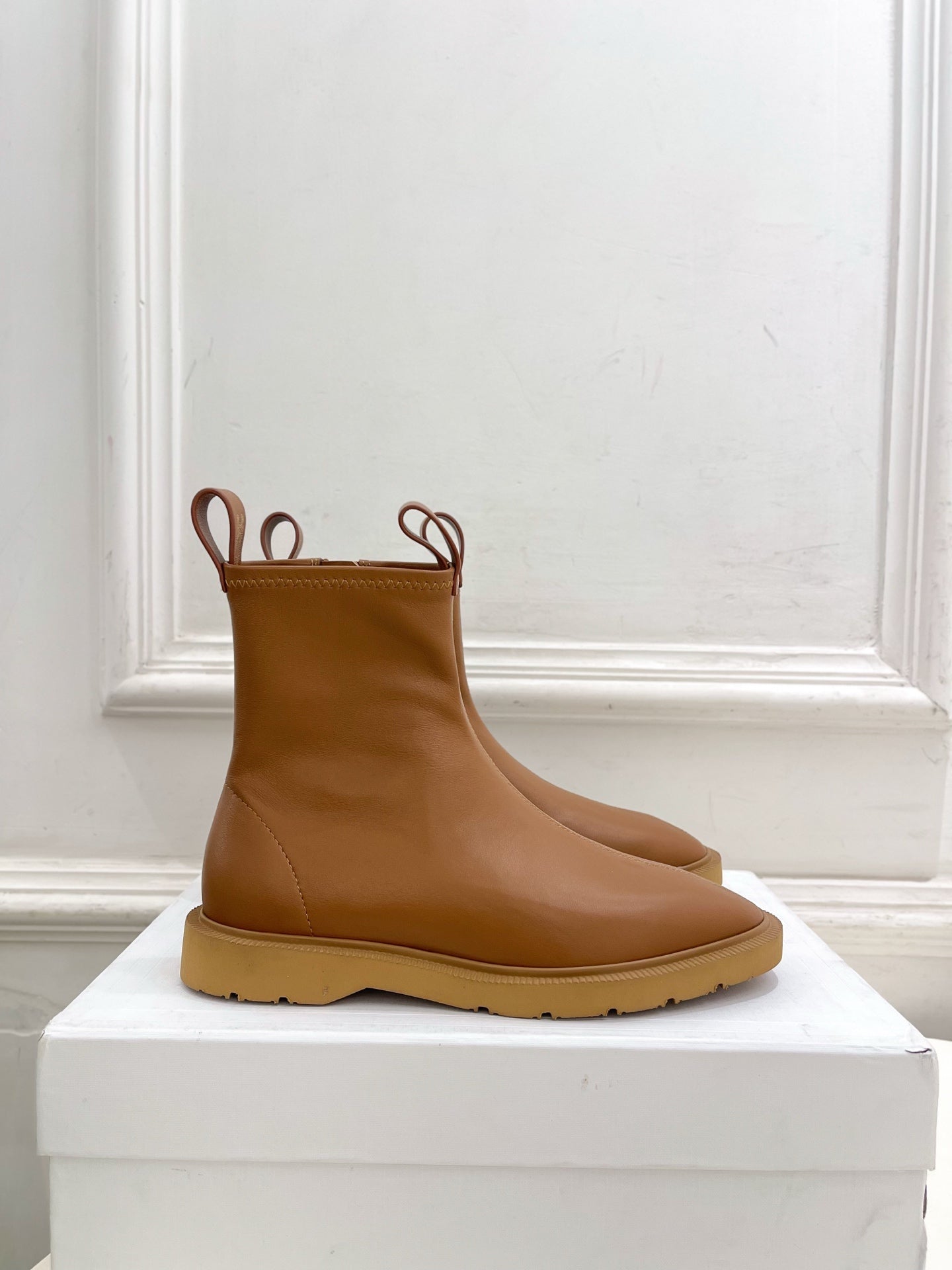 Celine 26s Flow Zipped Ankle Boots Camel Leather 947594
