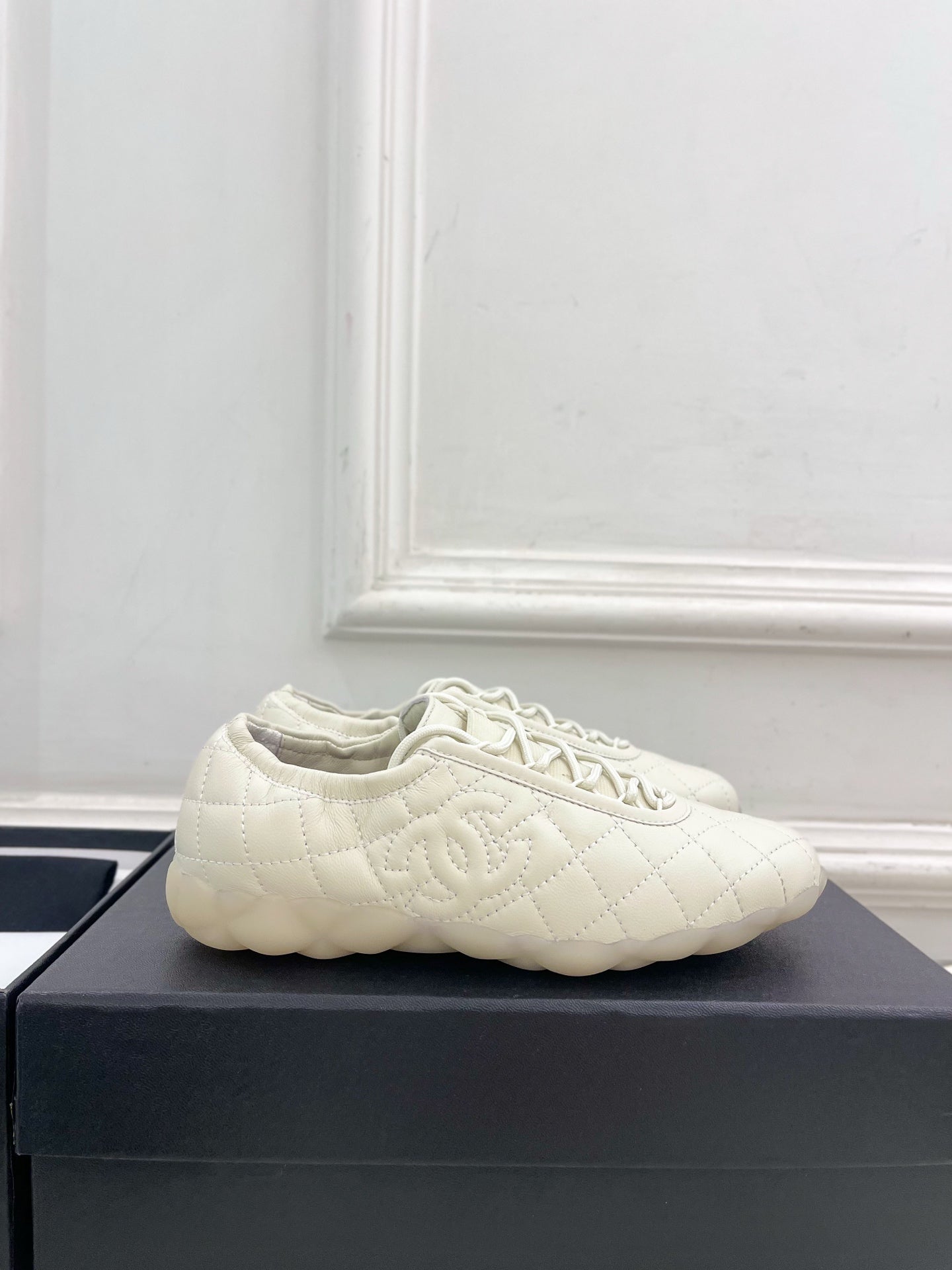 CC 26s Sneakers Cream Quilted Lambskin 946989