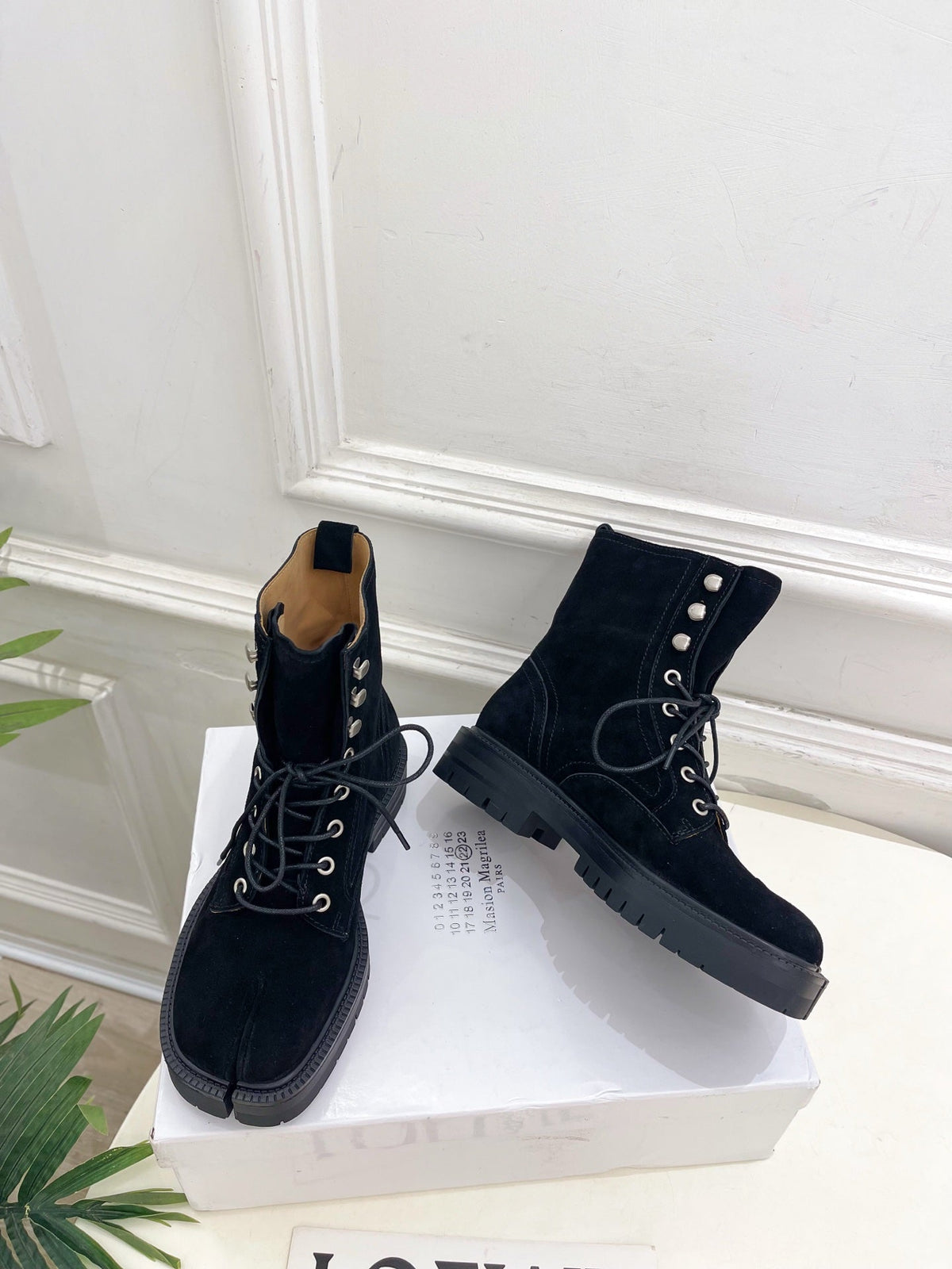 MM Tabi Lace Up Boots Black Suede 112263
