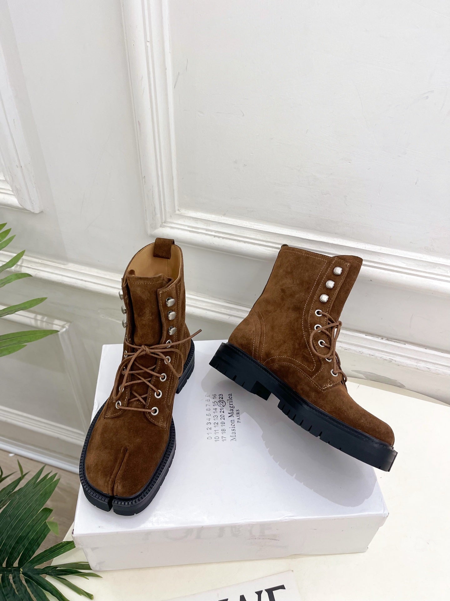 MM Tabi Lace Up Boots Tan Suede 112265