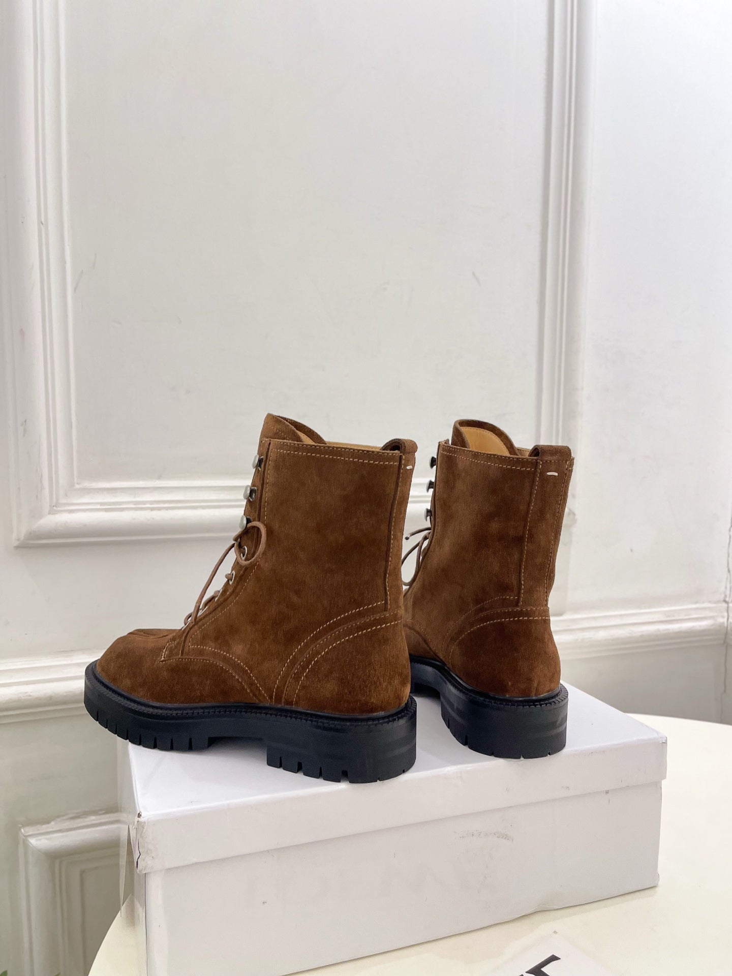 MM Tabi Lace Up Boots Tan Suede 112265