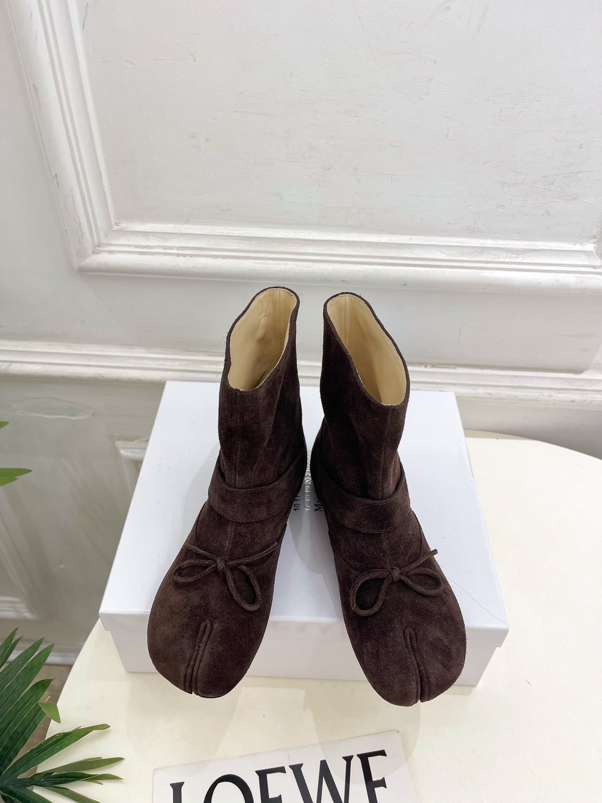 MM Tabi Ankle Boots Dark Brown Suede 112267