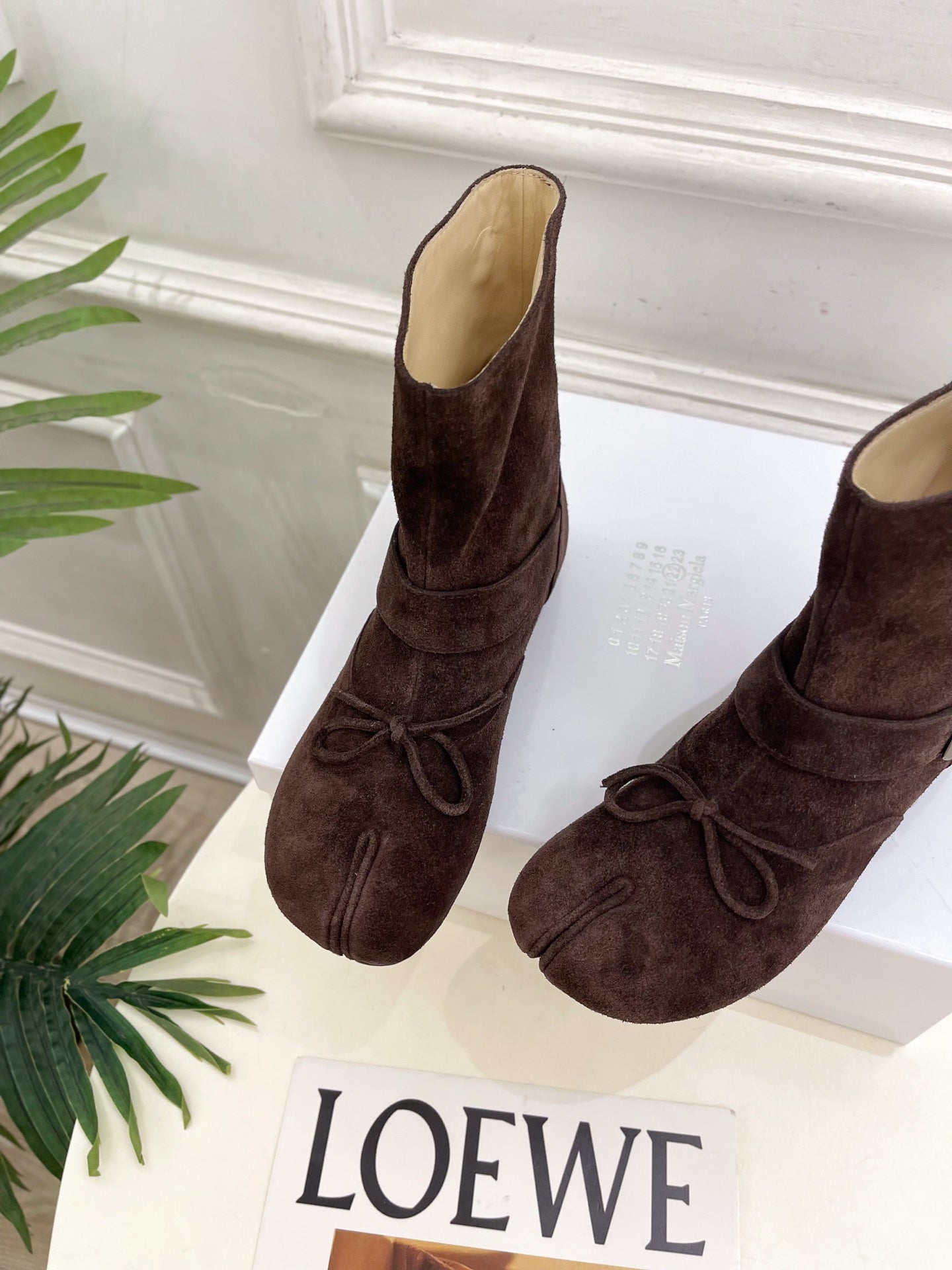 MM Tabi Ankle Boots Dark Brown Suede 112267