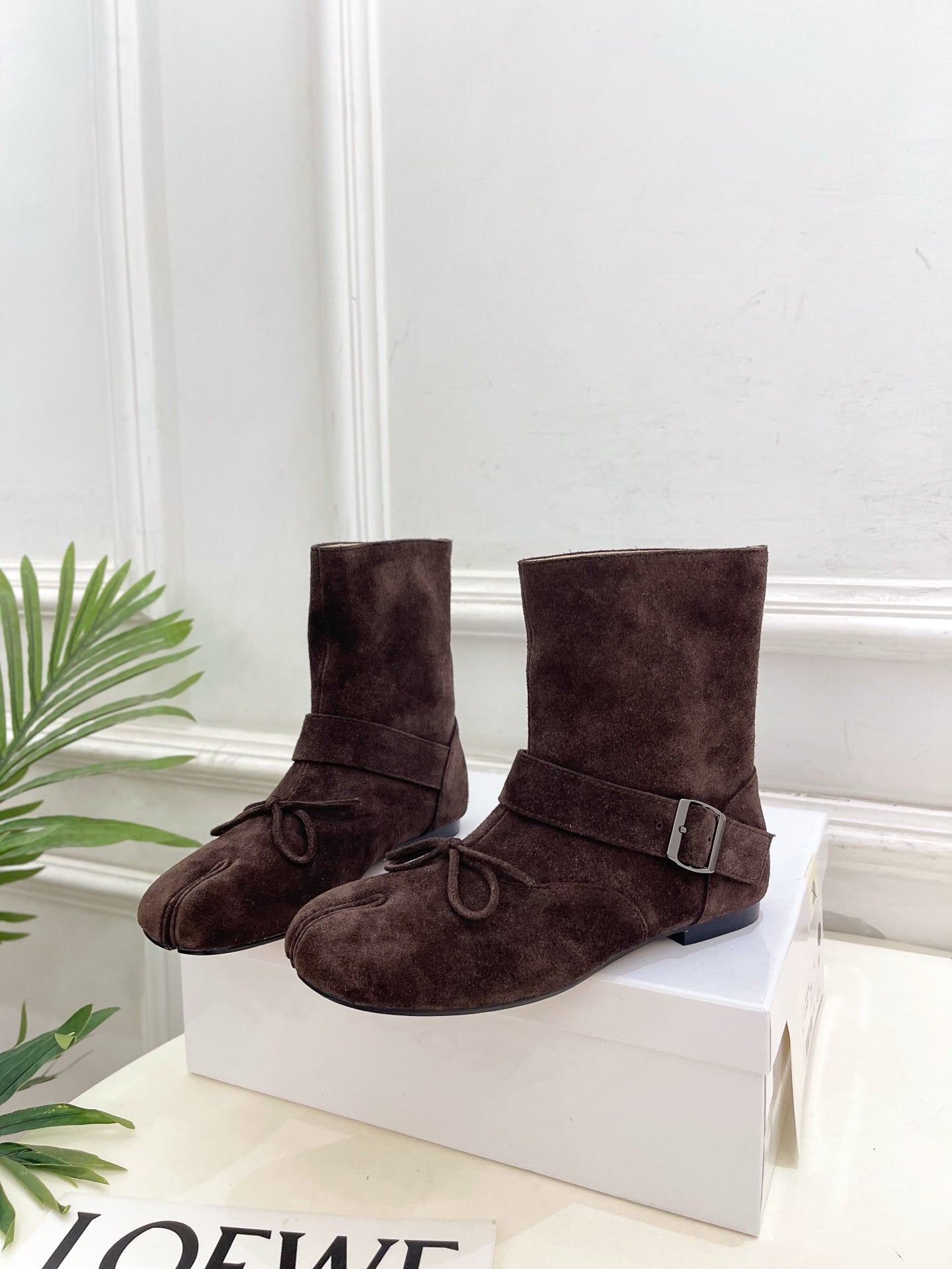 MM Tabi Ankle Boots Dark Brown Suede 112267