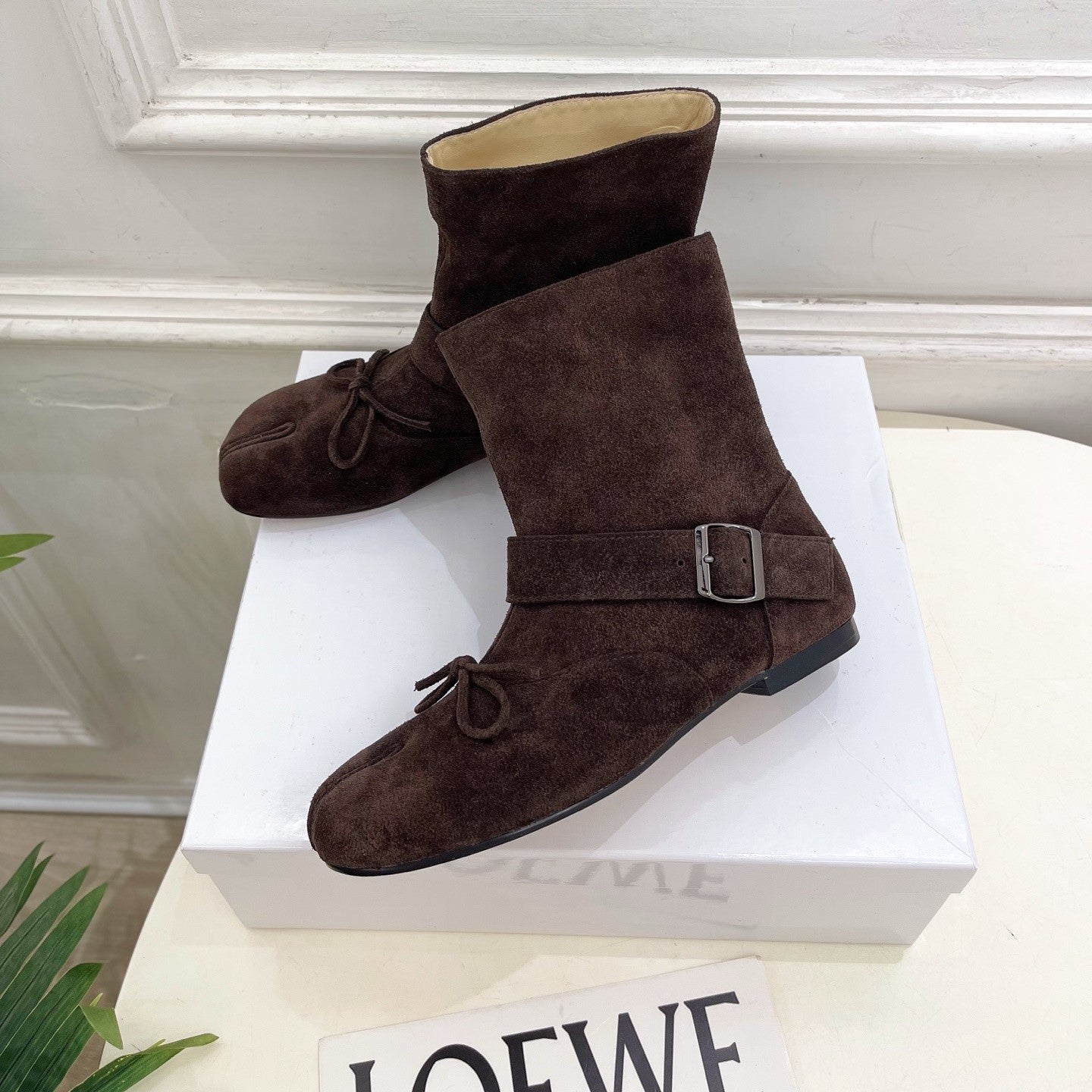 MM Tabi Ankle Boots Dark Brown Suede 112267