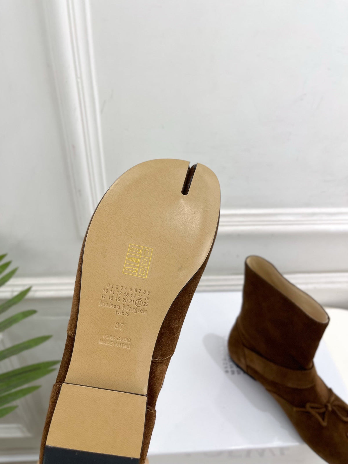 MM Tabi Ankle Boots Tan Suede 112268