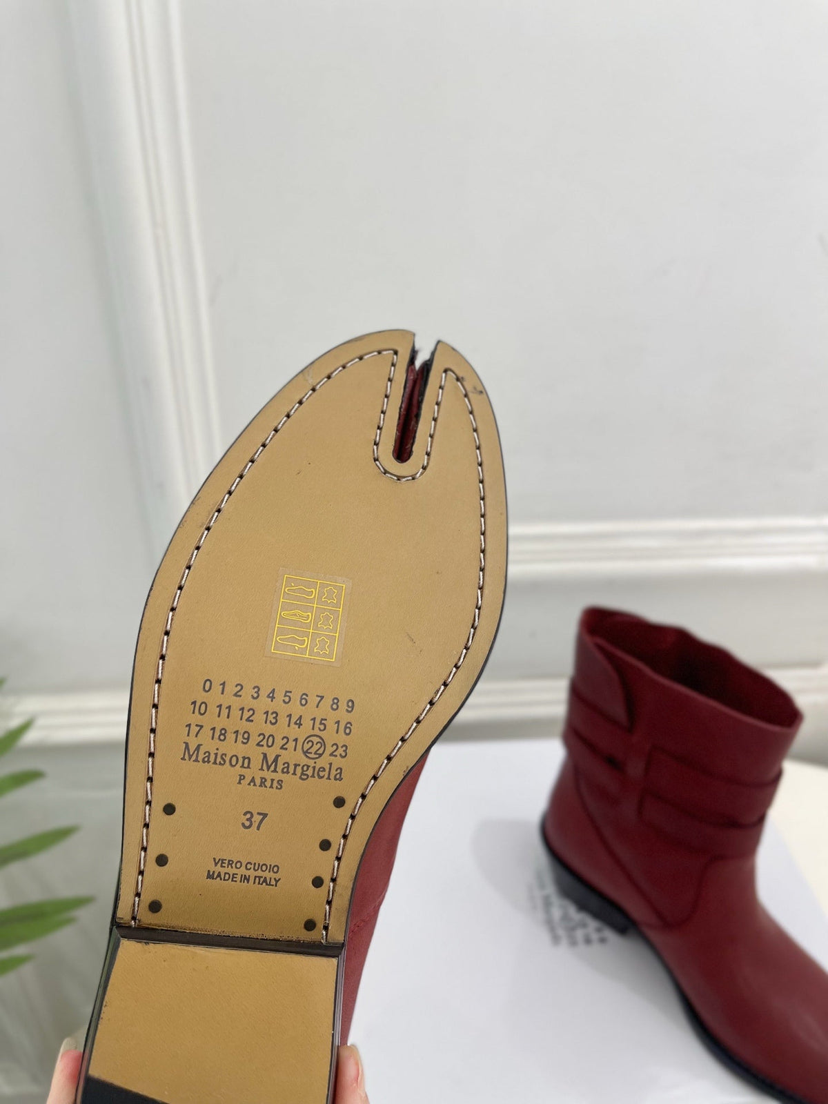 MM Tabi Ankle Boots Burgundy Smooth Leather 112289