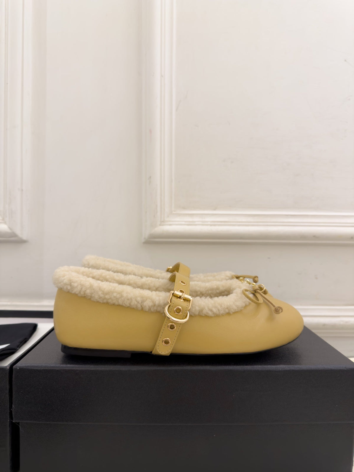 CC 26s Mary Jane Mustard Yellow Sheepskin Shearling 111926