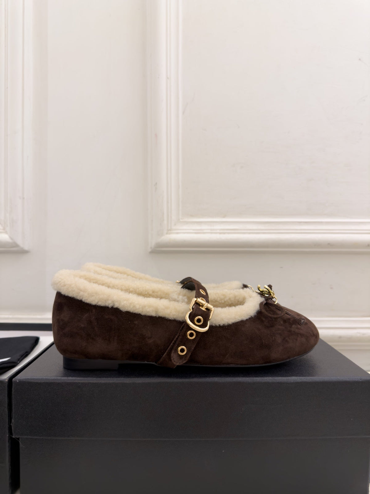 CC 26s Mary Jane Black Suede Shearling 111928