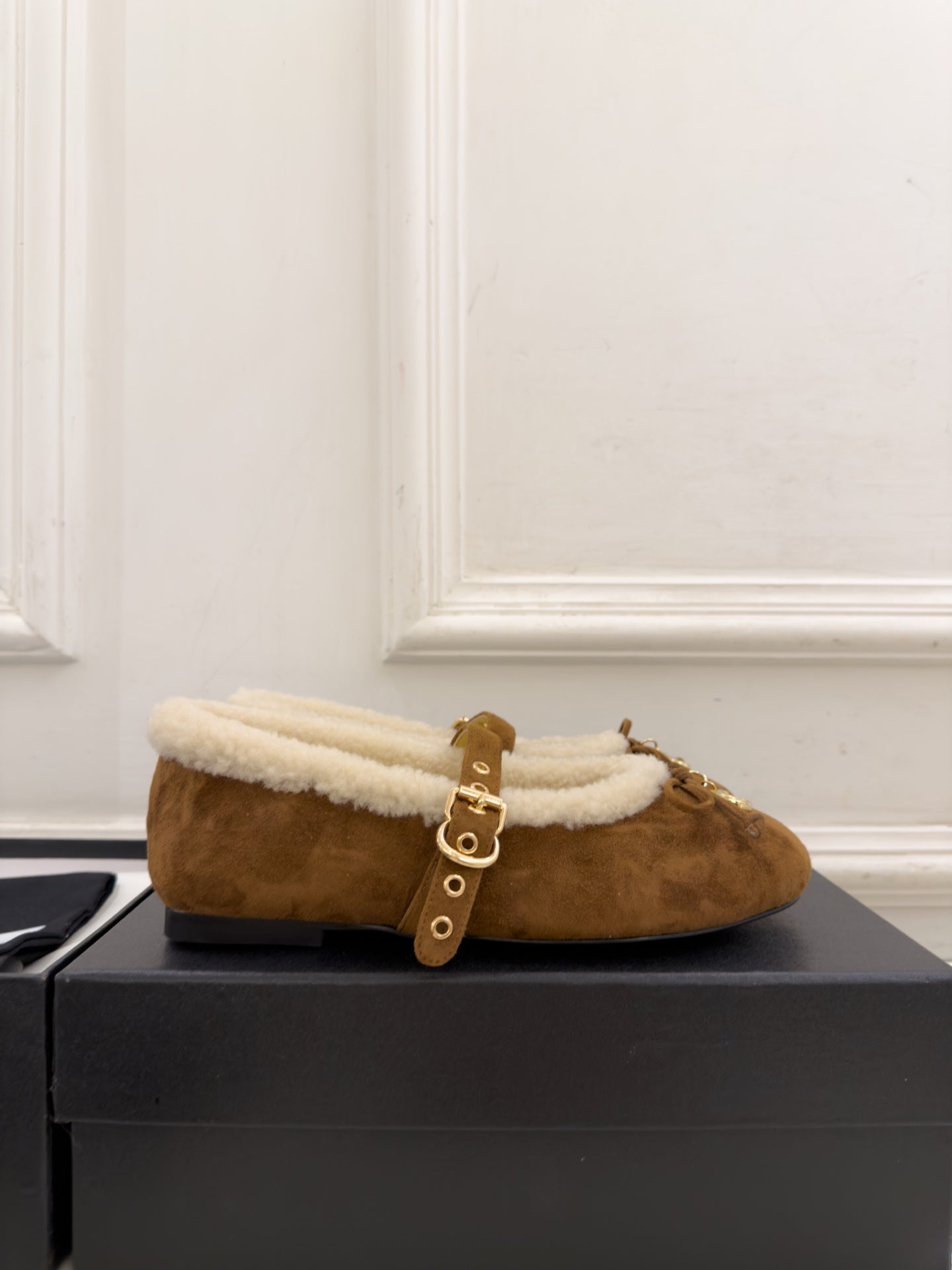 CC 26s Mary Jane Dark Brown Suede Shearling 111929