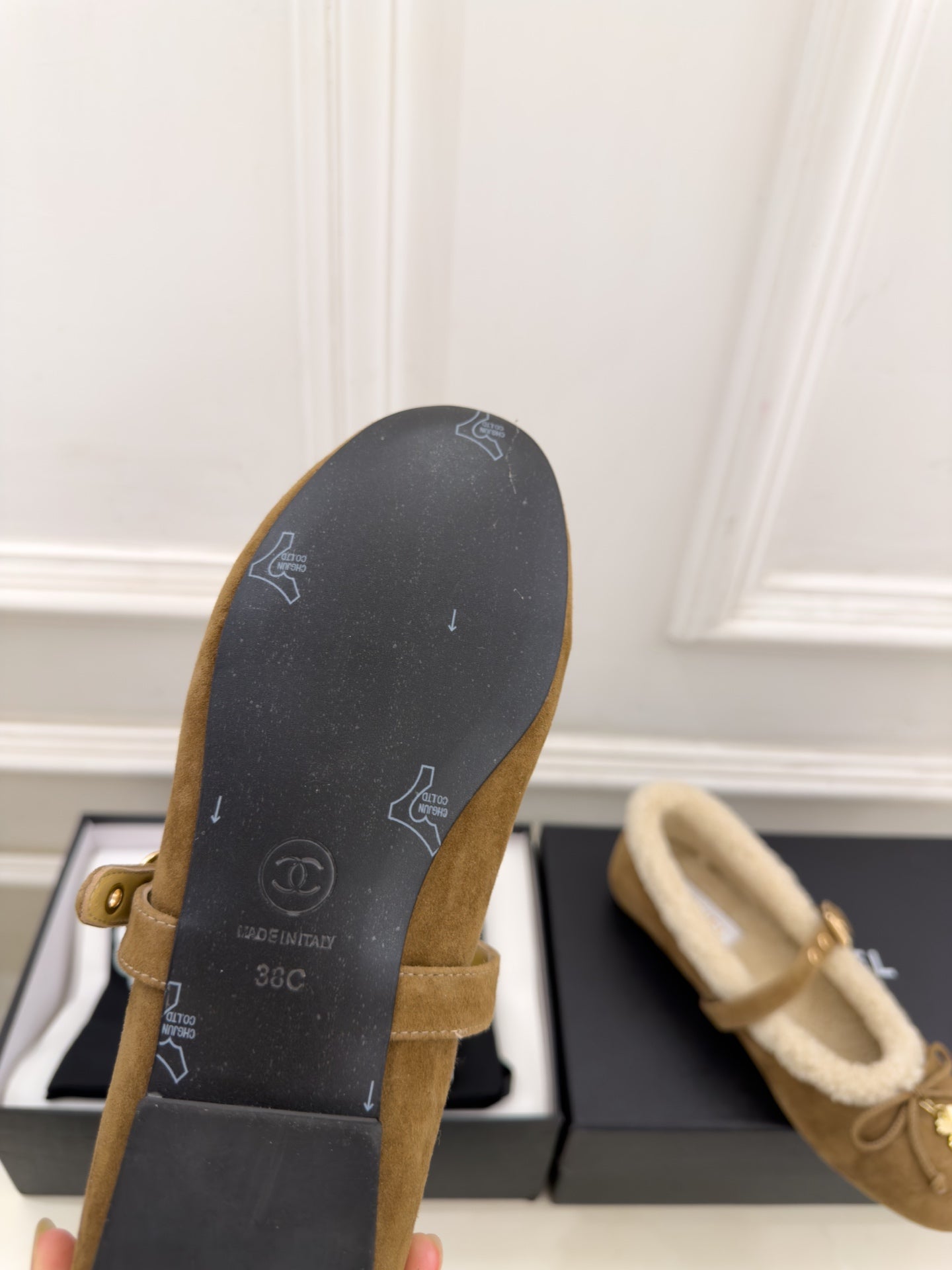 CC 26s Mary Jane Tan Suede Shearling 111930