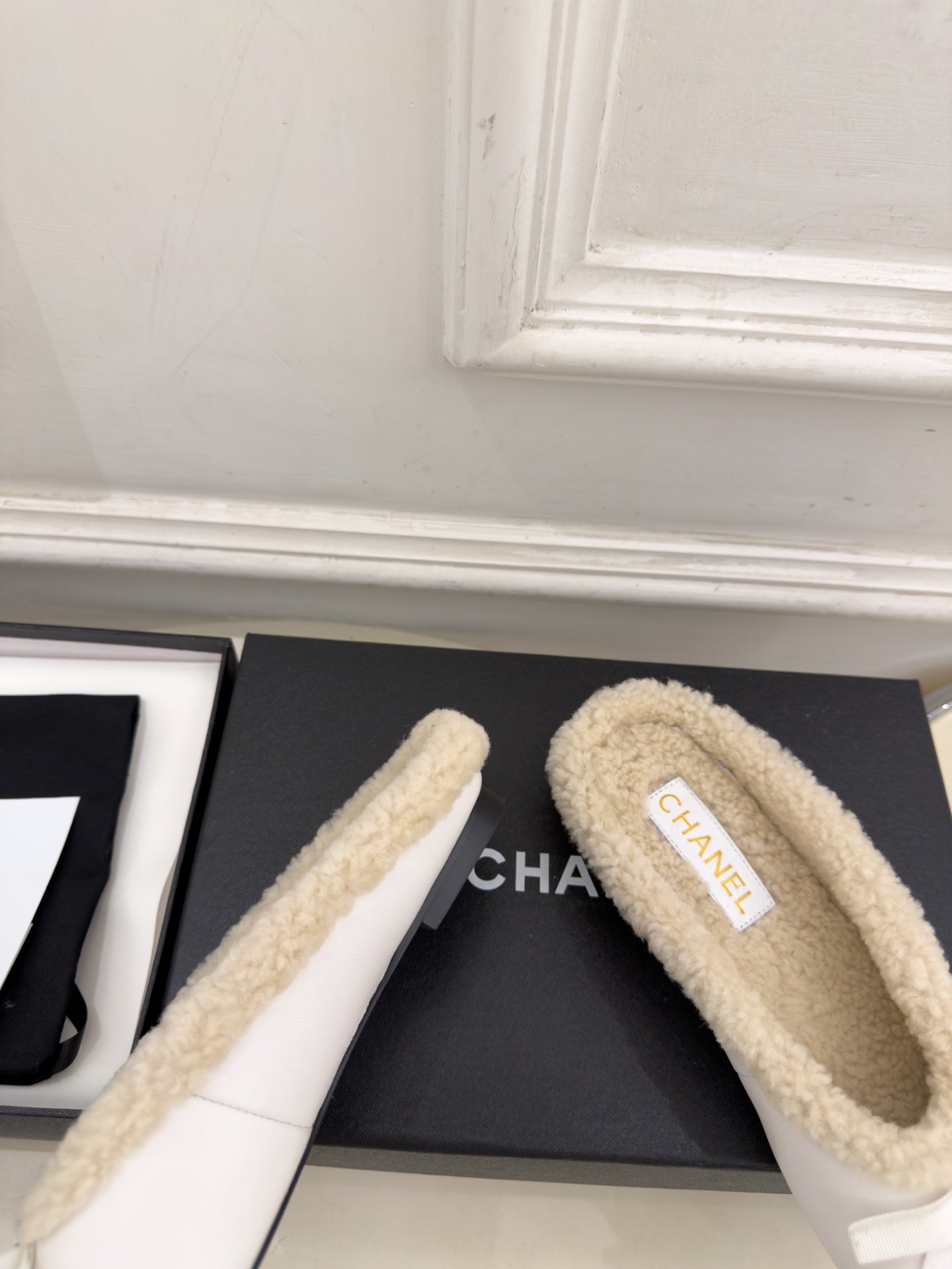 CC 26s Mules White Sheepskin Shearling 111932
