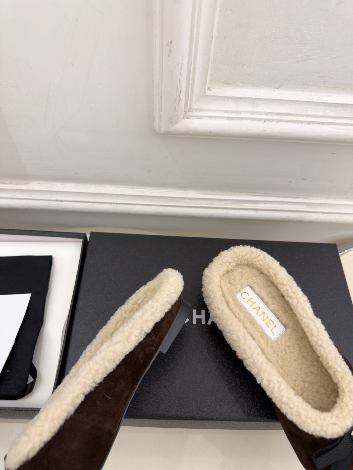 CC 26s Mules Dark Brown Shearling 111935