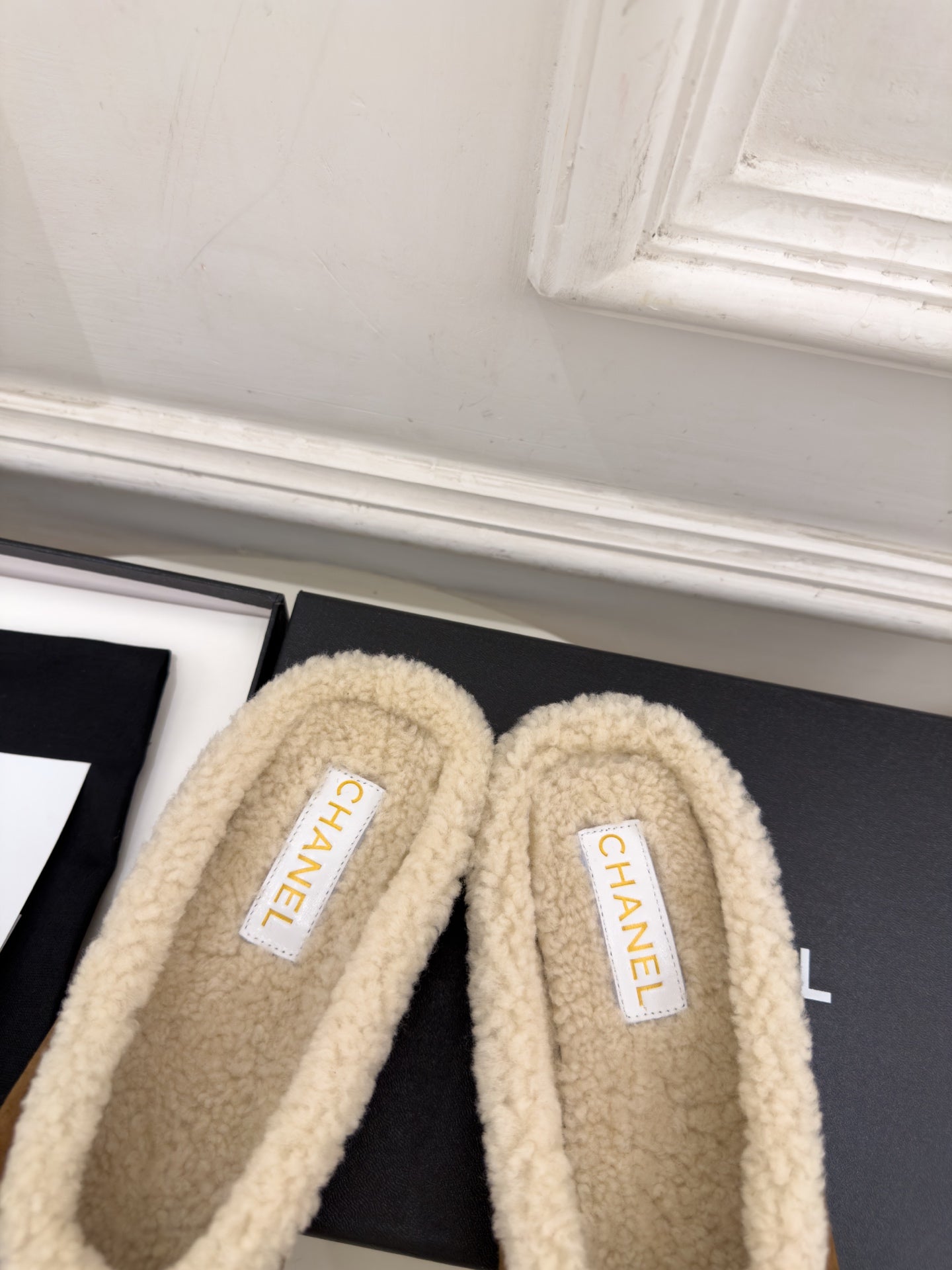 CC 26s Mules Dark Brown Shearling 111936